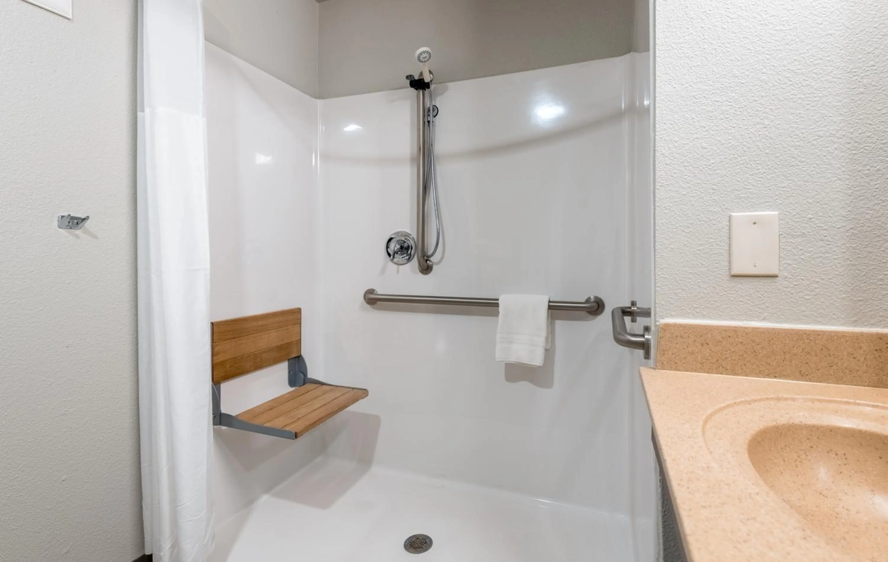 Shower in My Place Hotel Twin Falls ID