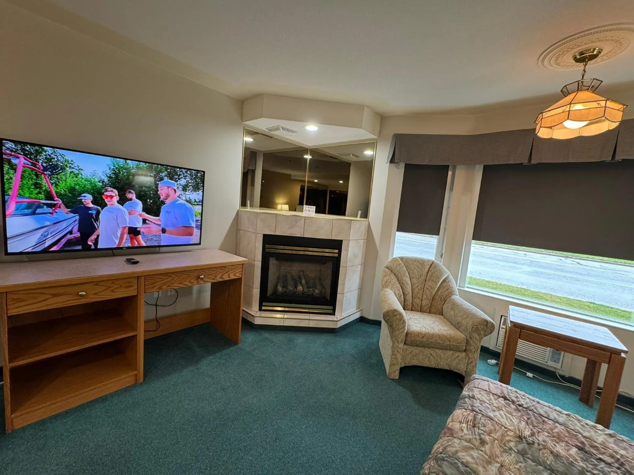 TV and multimedia in Western Budget Motel #1 & 2 Whitecourt