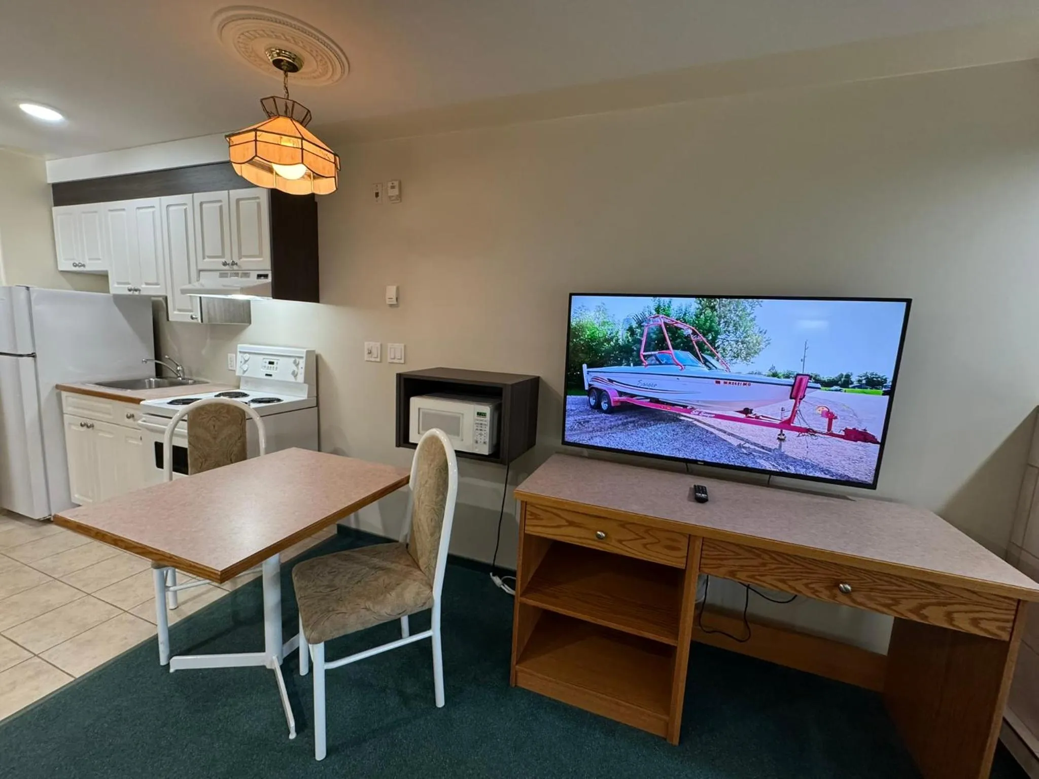 TV and multimedia in Western Budget Motel #1 & 2 Whitecourt