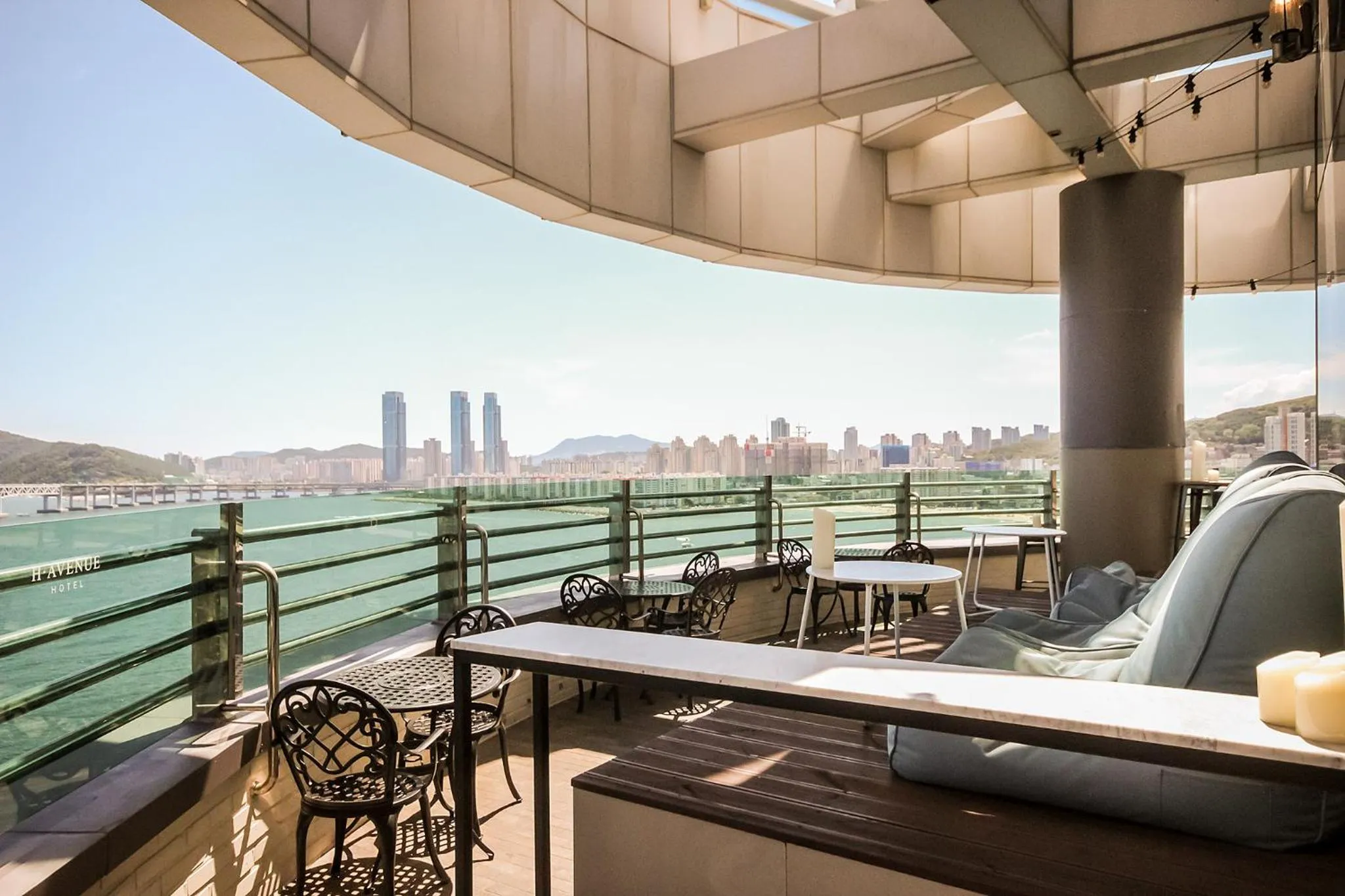 Property building in H Avenue Hotel Gwangalli branch