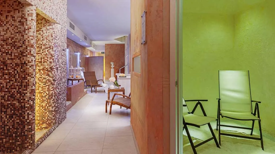 Sauna in Gallery Room