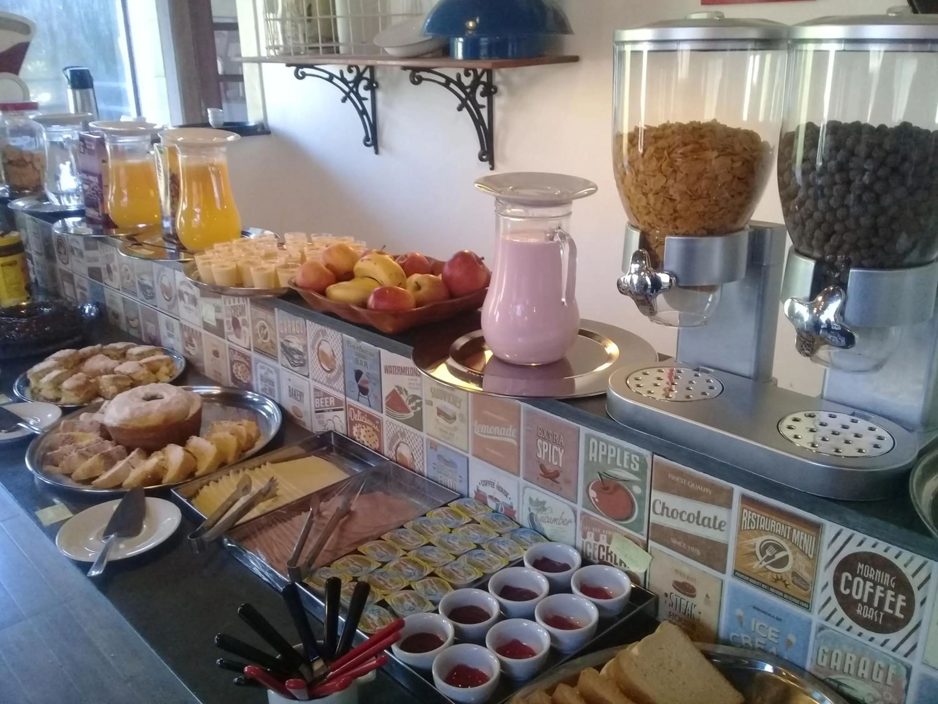 Food and drinks in Casarão da Ducha hotel concept