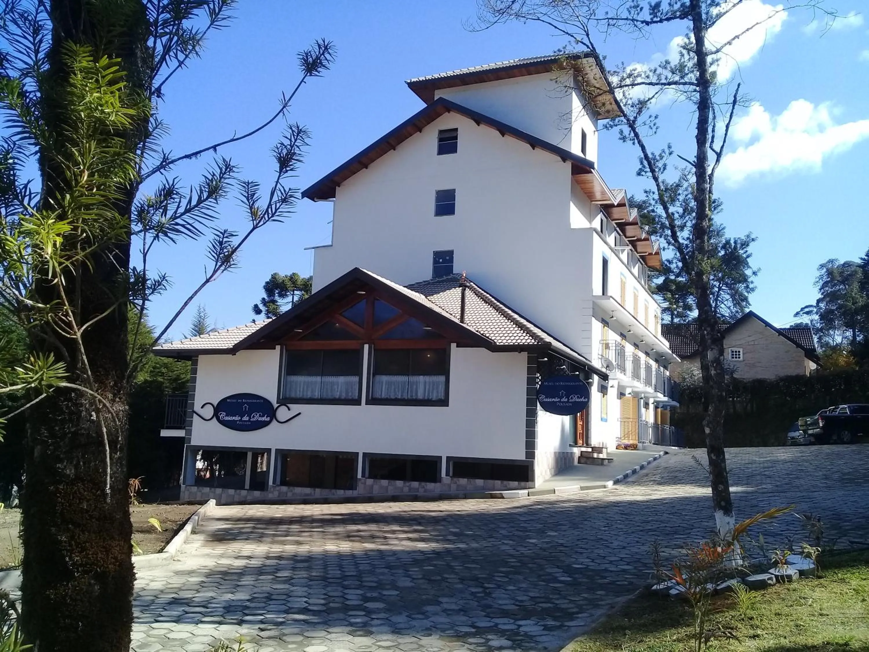 Property building in Casarão da Ducha hotel concept