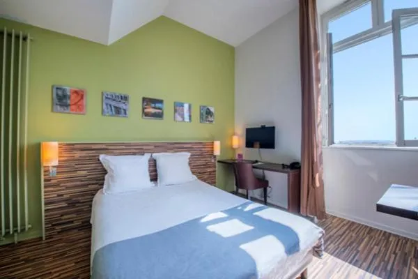 Bed in Appart Hôtel Lyon Villemanzy