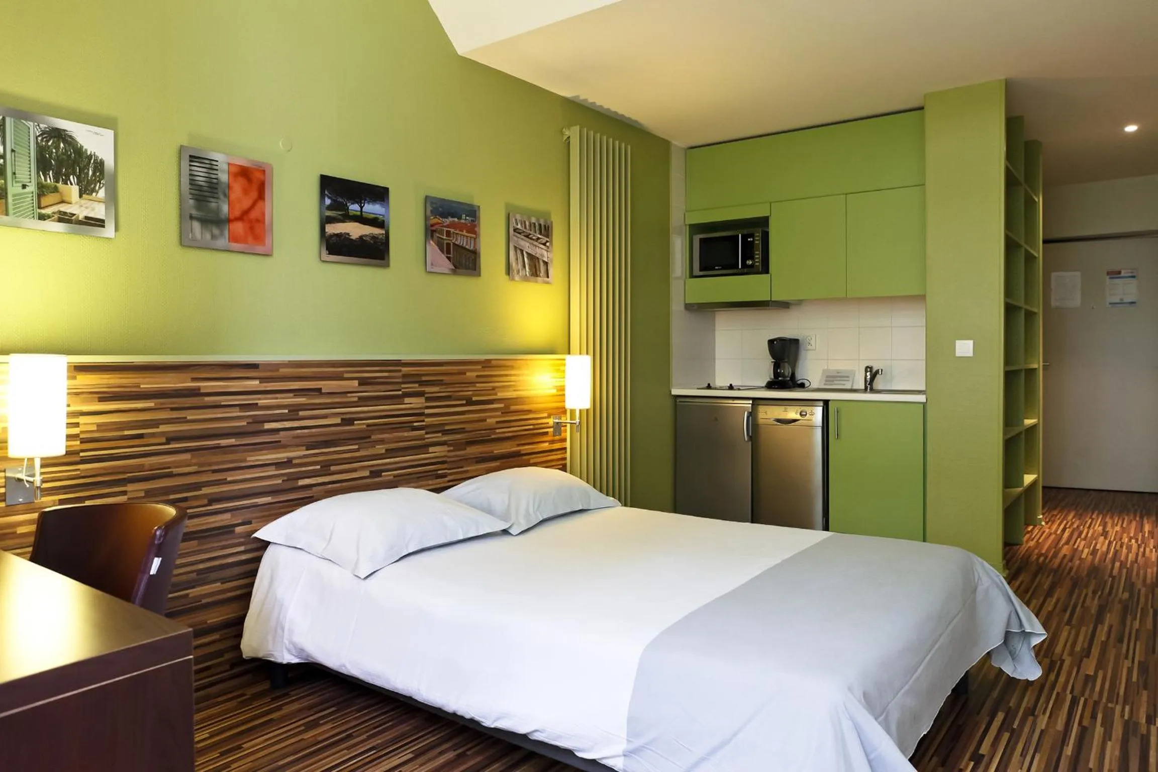 Bed in Appart Hôtel Lyon Villemanzy