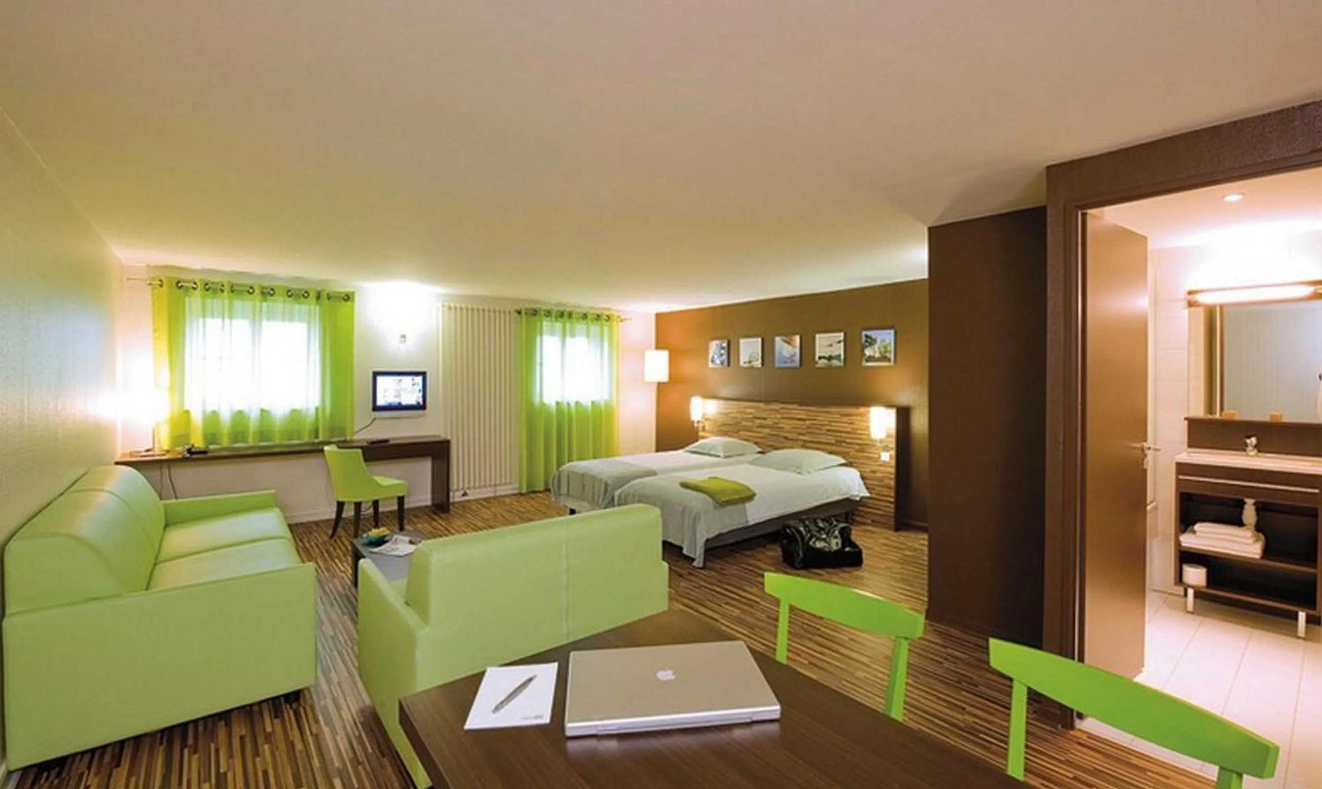 Photo of the whole room, Bed in Appart Hôtel Lyon Villemanzy