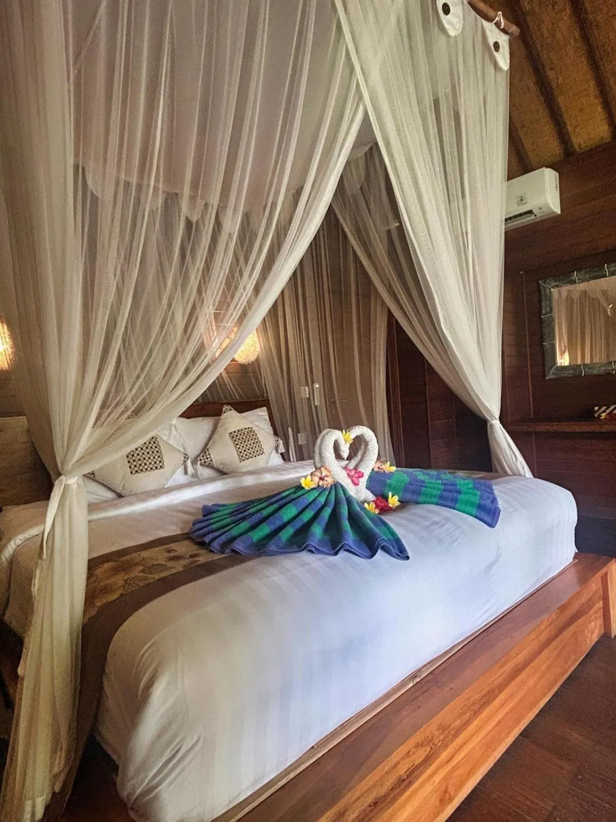 Bed in Island Garden Huts Lembongan