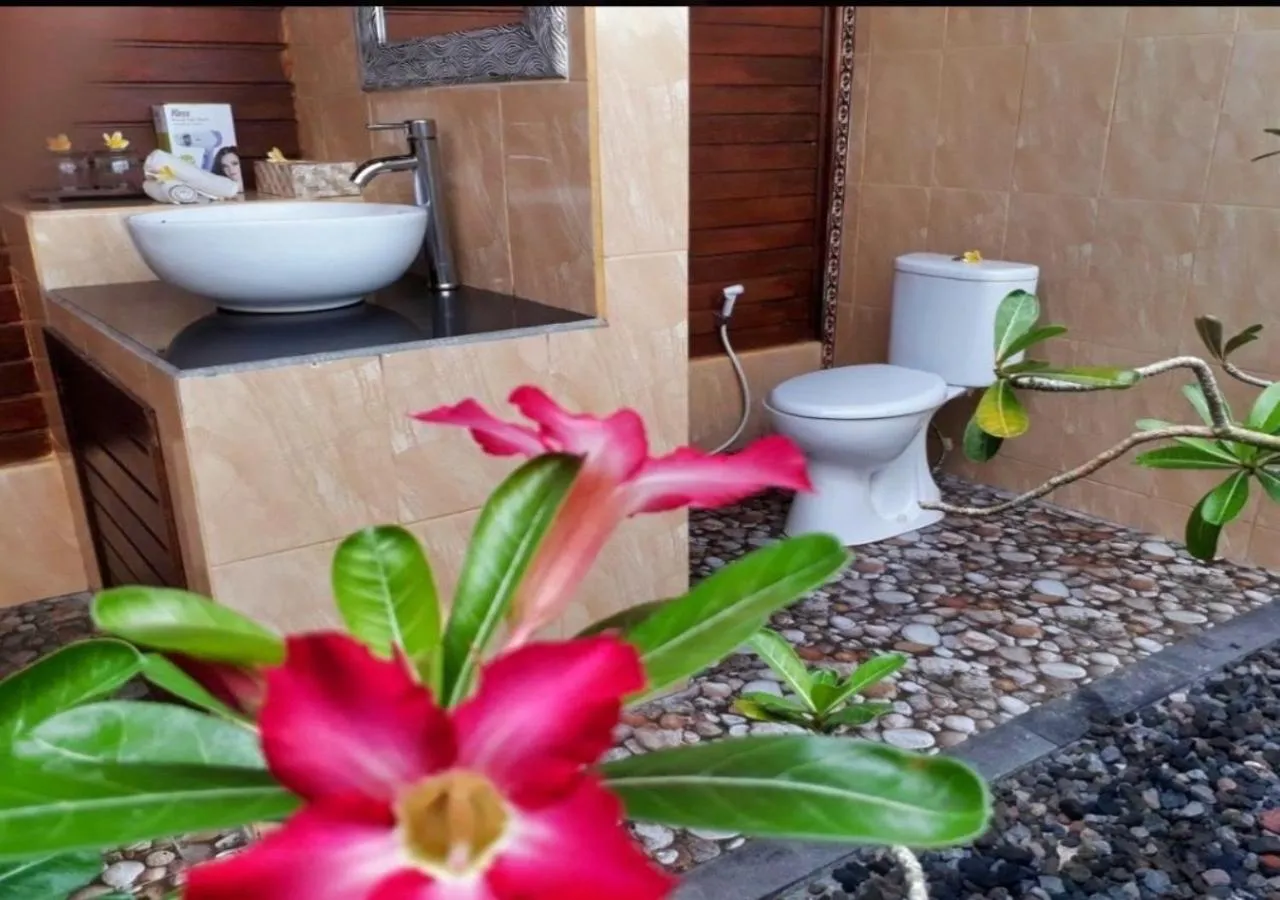 Bathroom in Island Garden Huts Lembongan