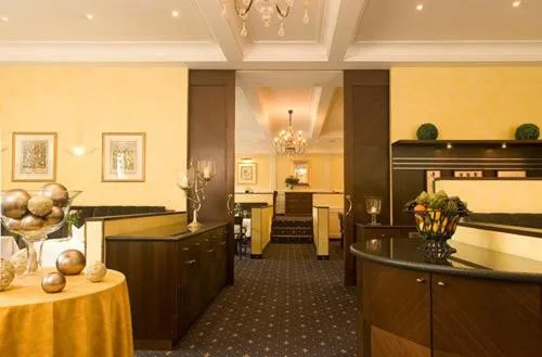 Restaurant/places to eat in Parkhotel am Taunus