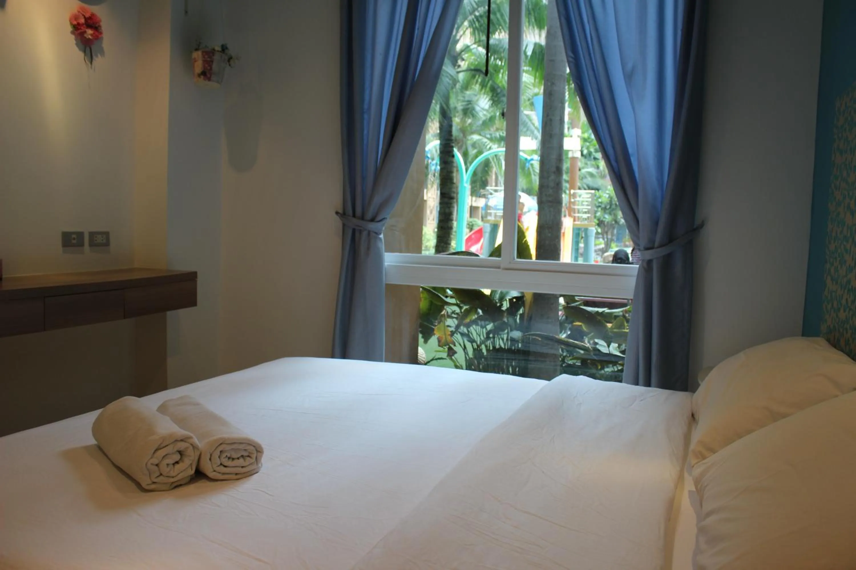 Bed in Atlantis Condo Resort Jomtien TLH