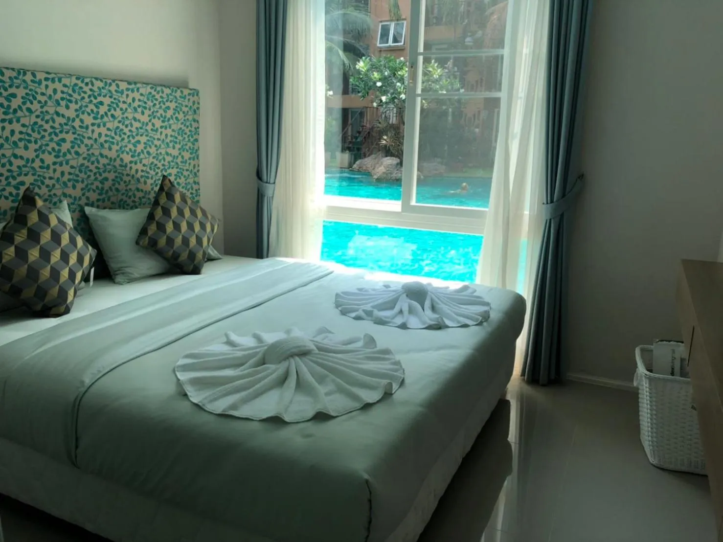 Bed in Atlantis Condo Resort Jomtien TLH