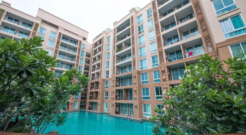 Swimming pool in Atlantis Condo Resort Jomtien TLH