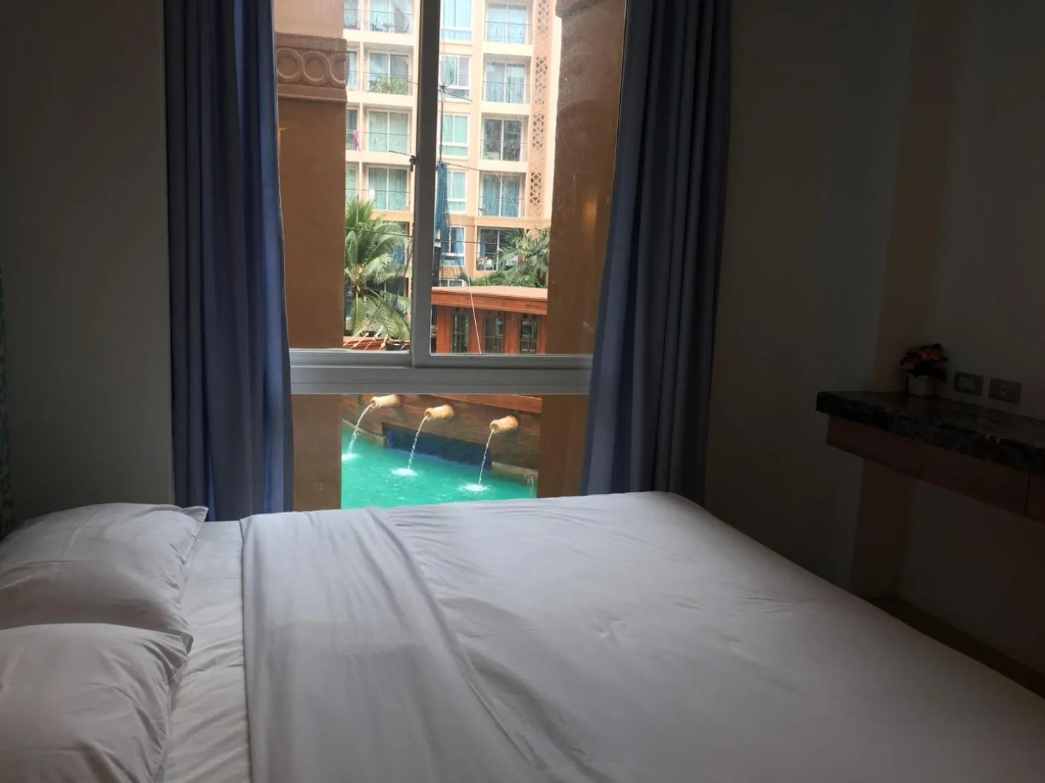 Bed in Atlantis Condo Resort Jomtien TLH
