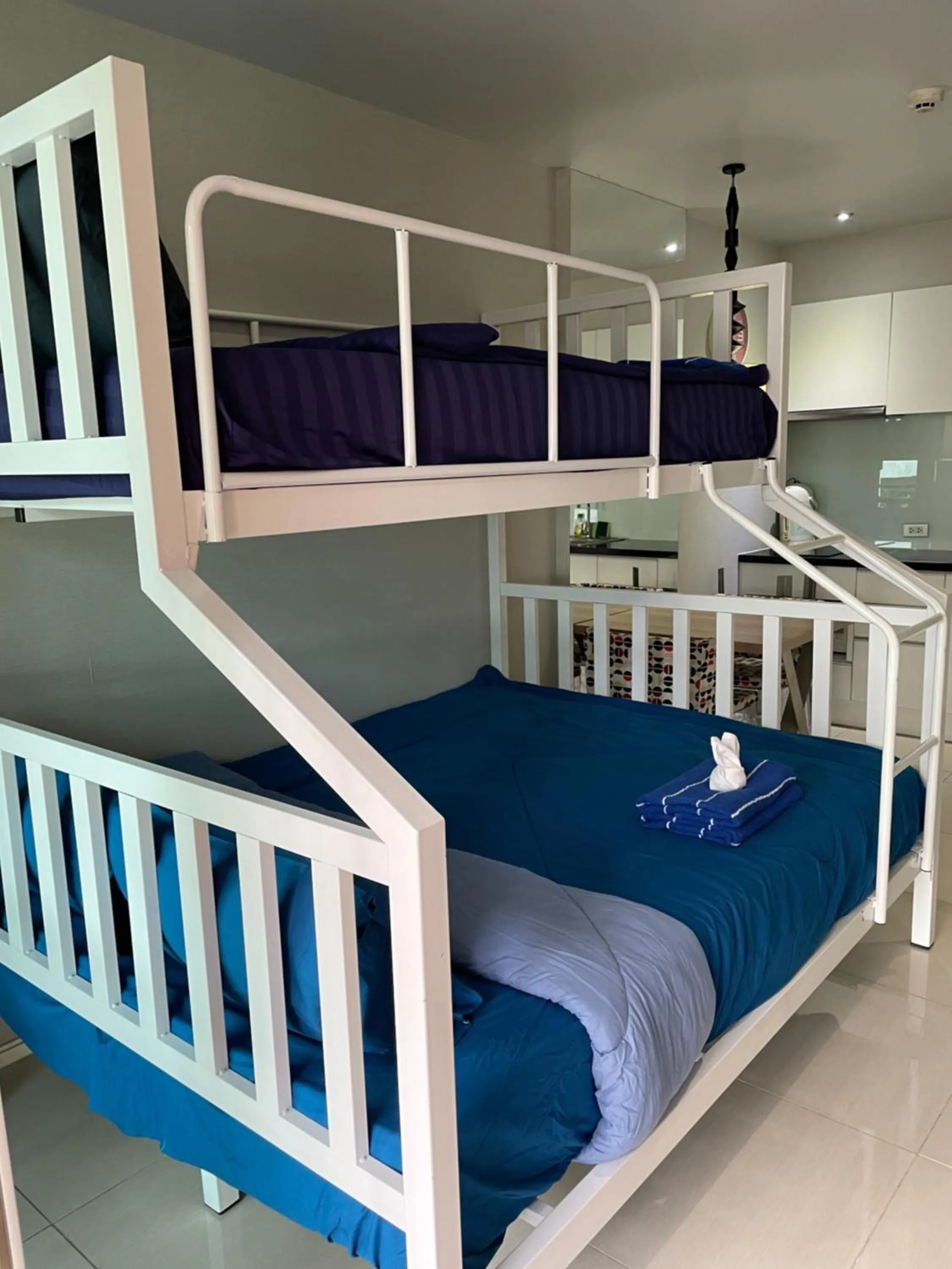 bunk bed, Bed in Atlantis Condo Resort Jomtien TLH
