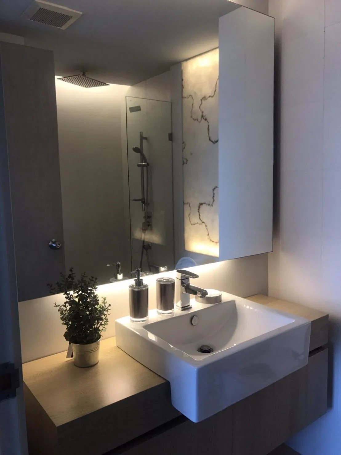 Bathroom in Atlantis Condo Resort Jomtien TLH