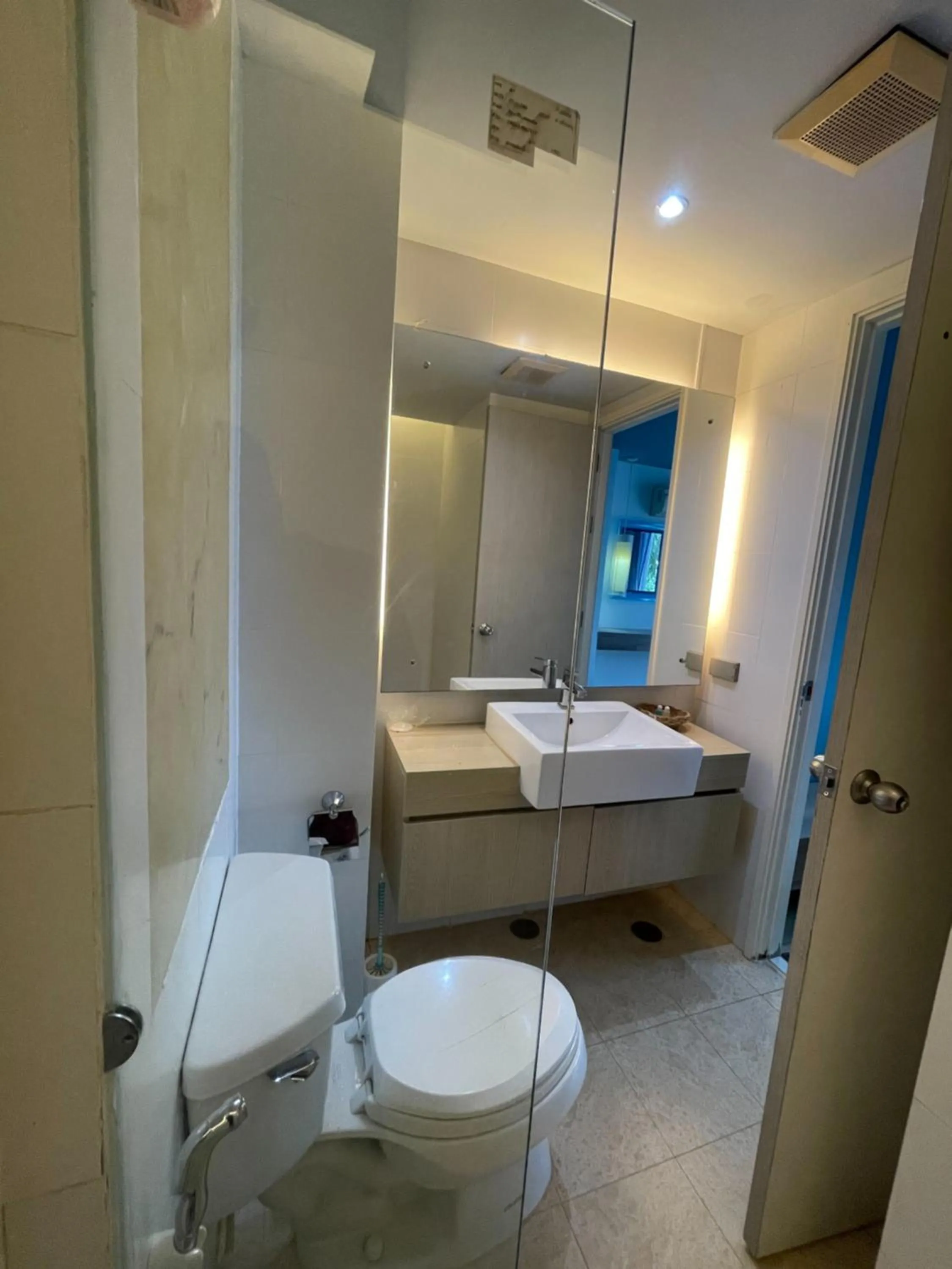 Bathroom in Atlantis Condo Resort Jomtien TLH
