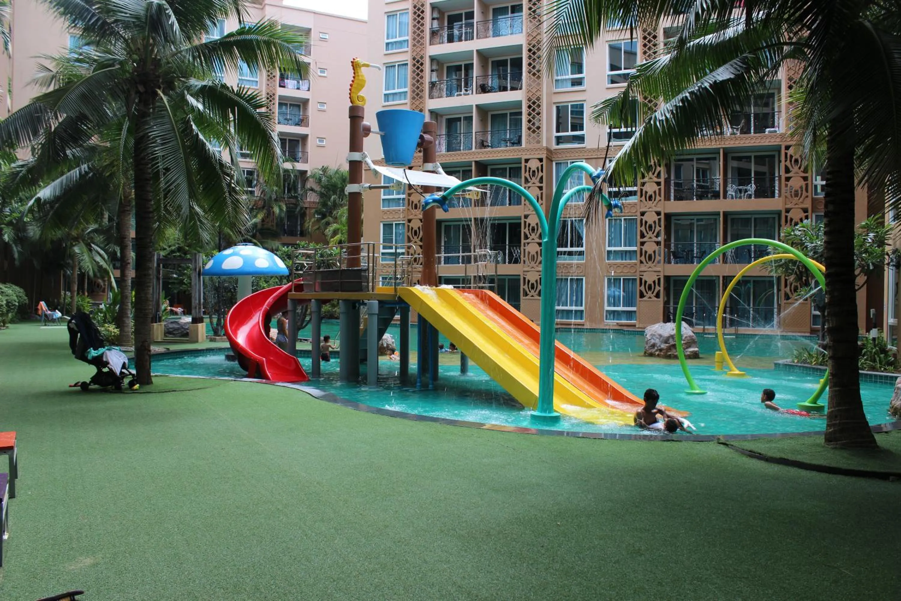 Children play ground in Atlantis Condo Resort Jomtien TLH