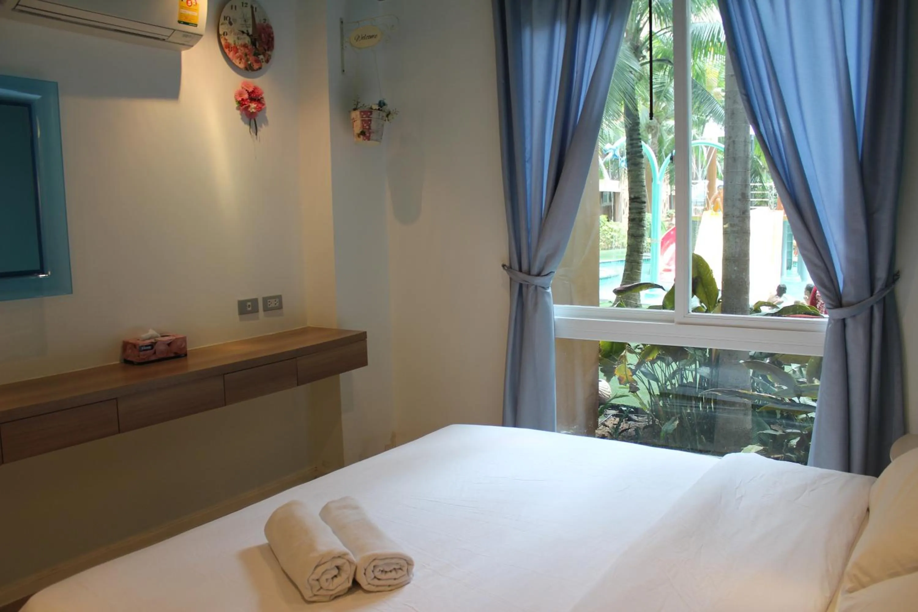 Bed in Atlantis Condo Resort Jomtien TLH