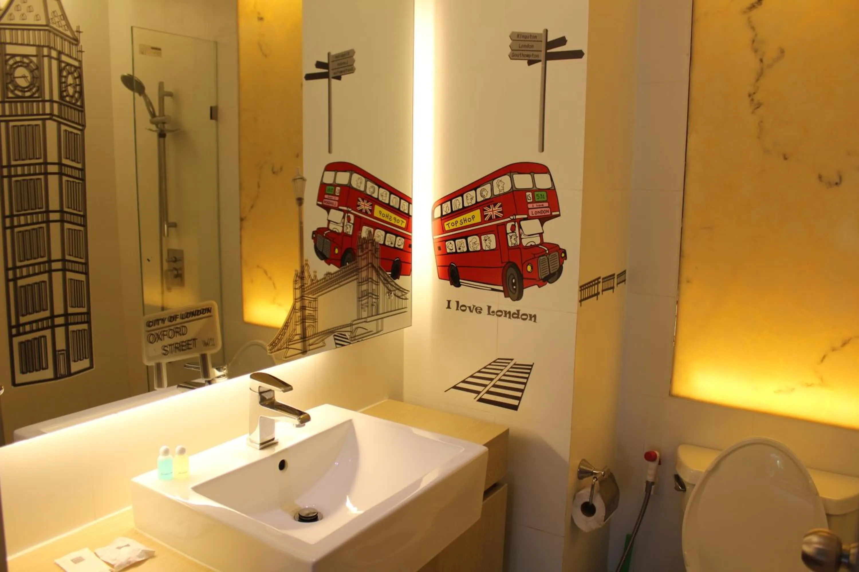 Toilet in Atlantis Condo Resort Jomtien TLH