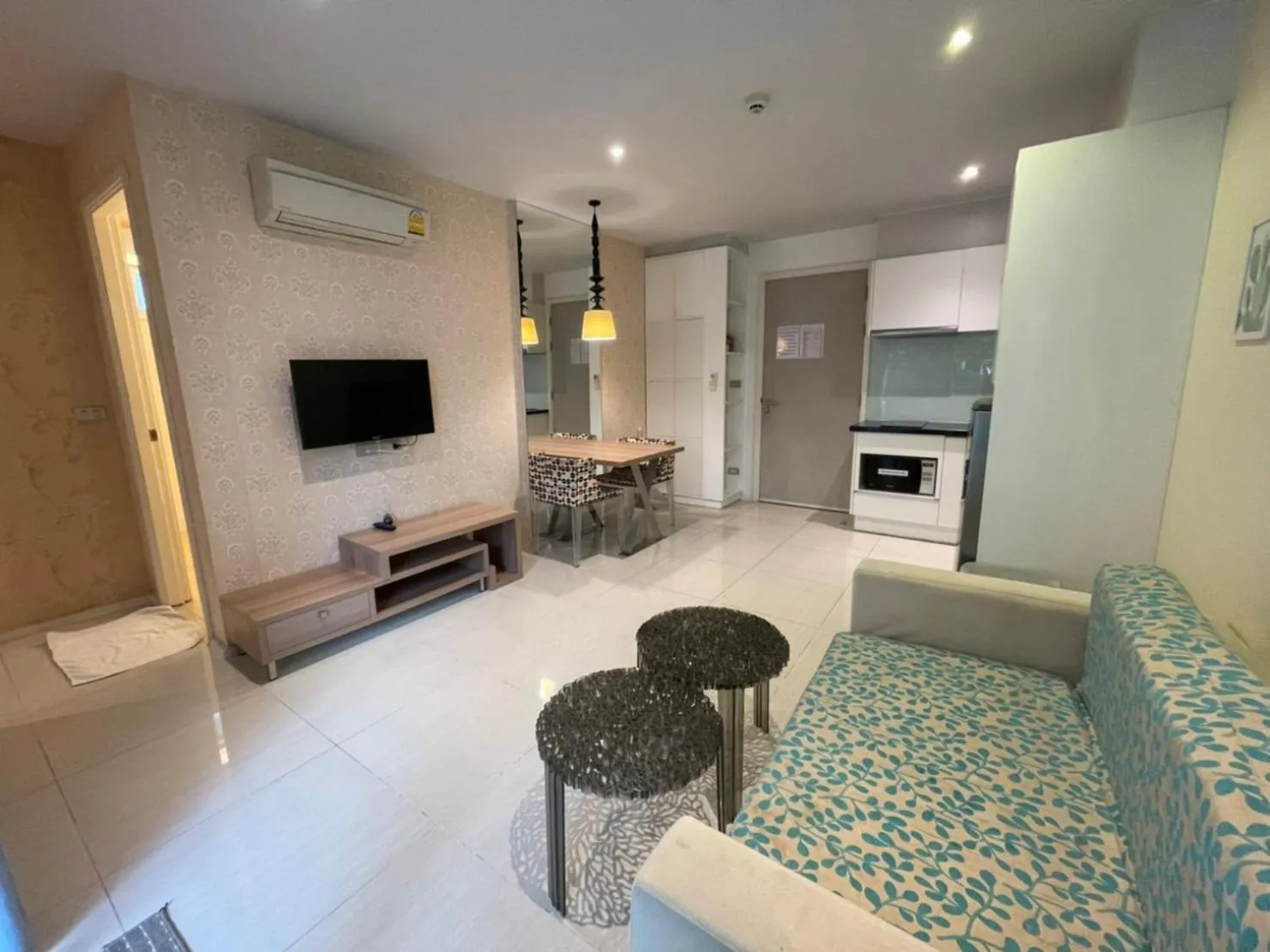 TV and multimedia in Atlantis Condo Resort Jomtien TLH