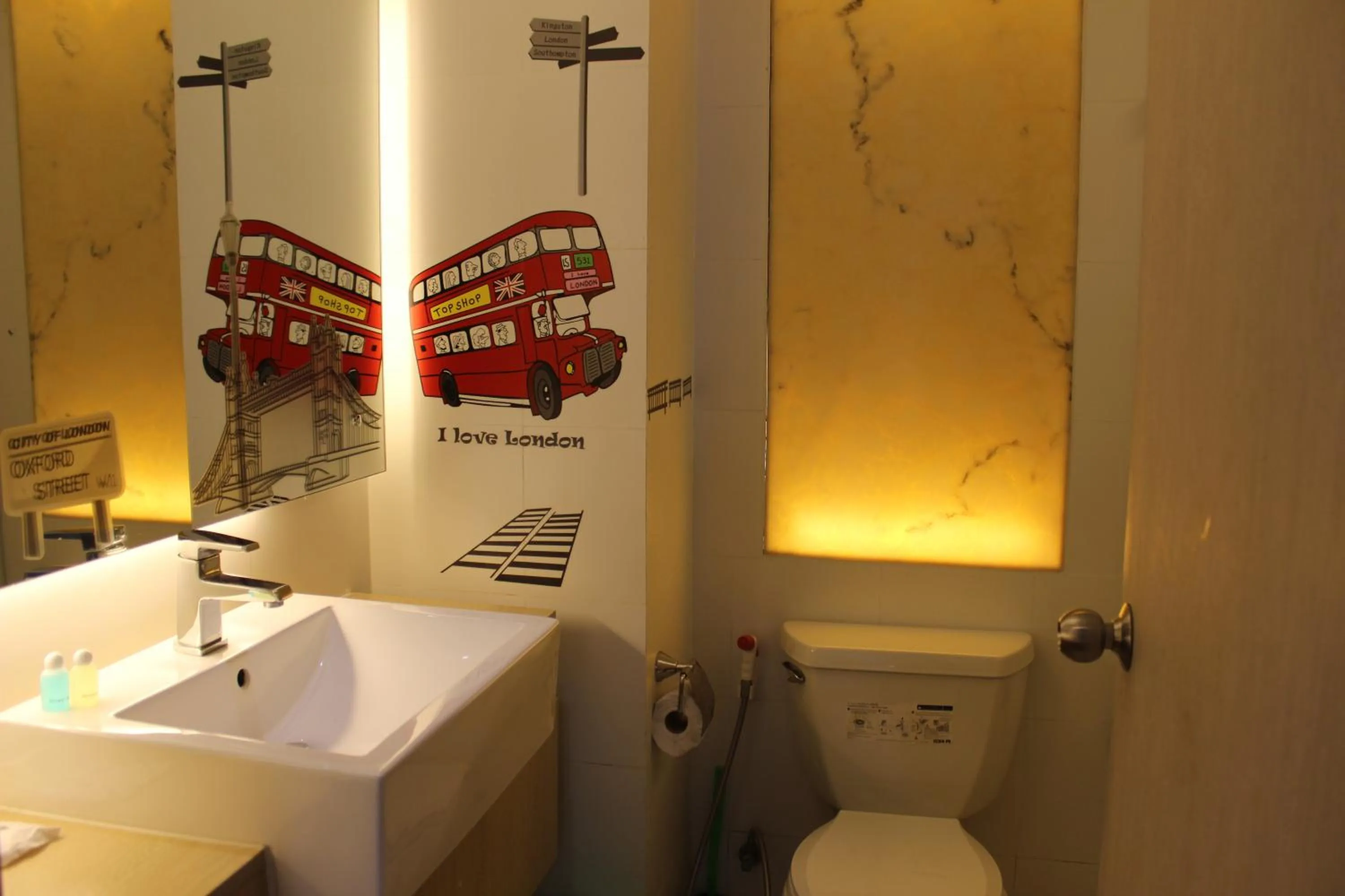 Toilet in Atlantis Condo Resort Jomtien TLH