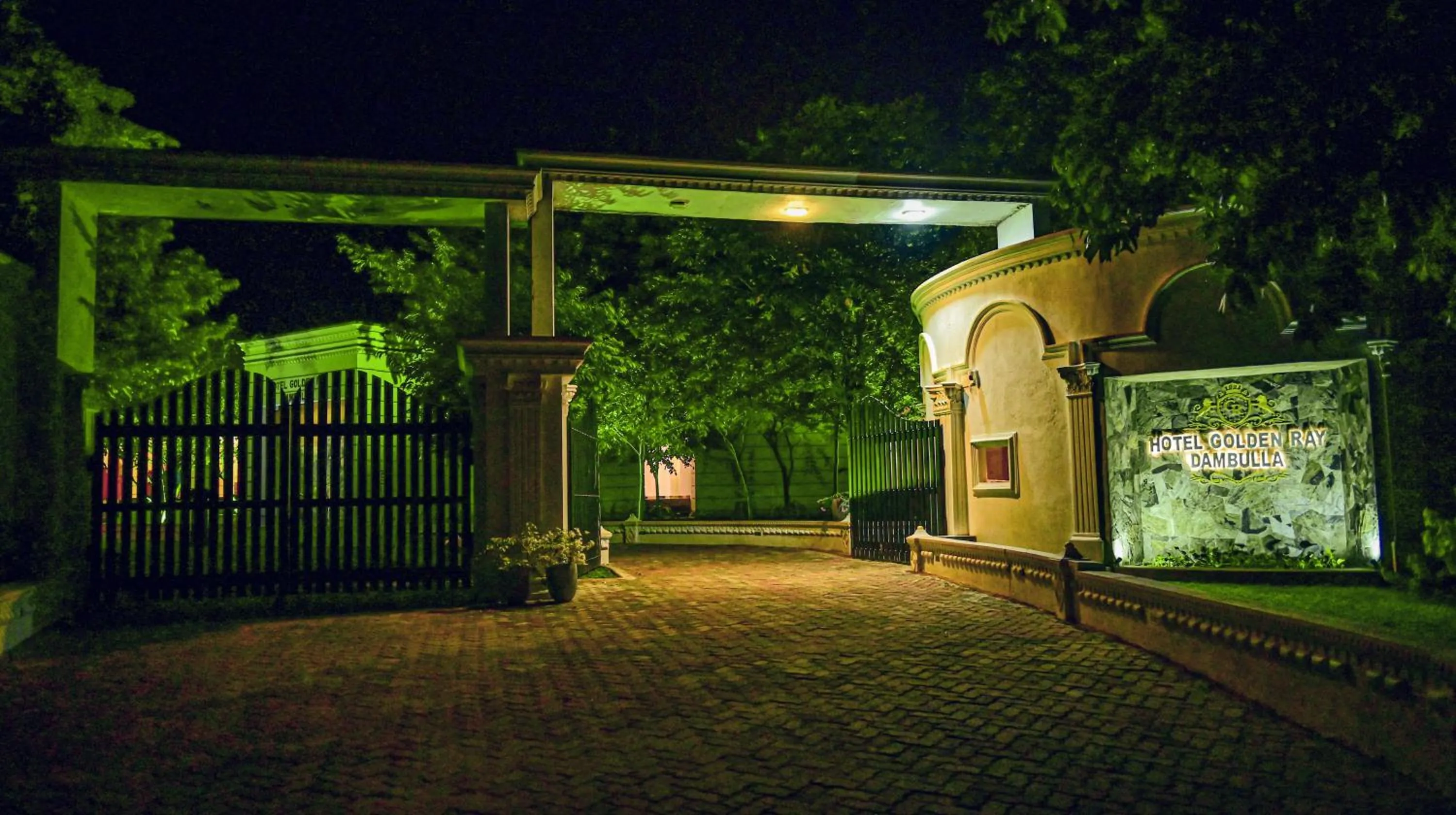 Property building in Hotel Golden Ray