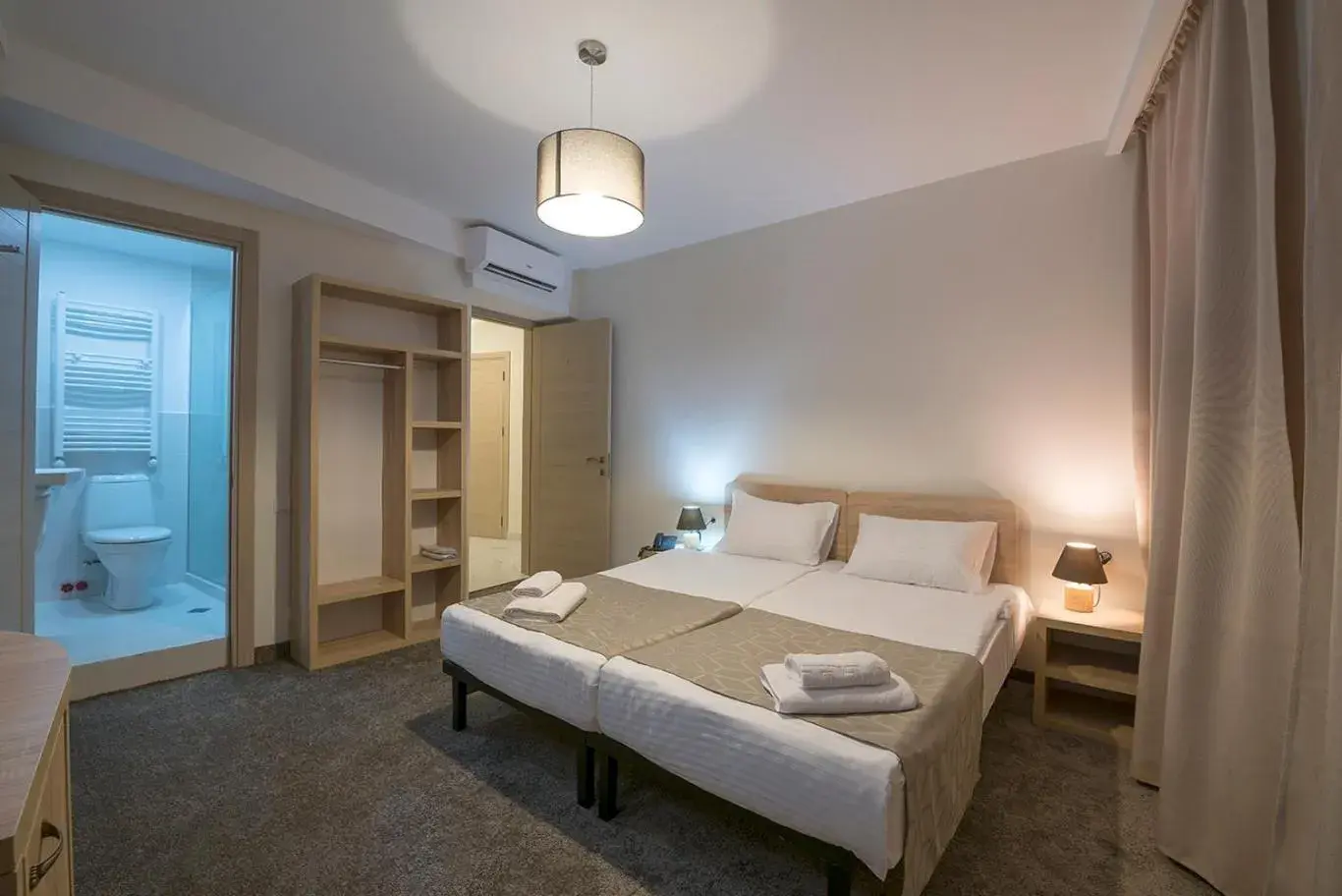 Economy Double or Twin Room with No Window - single occupancy in Hotel Opinion Economy Double or Twin Room with No Window - single occupancy in Hotel Opinion