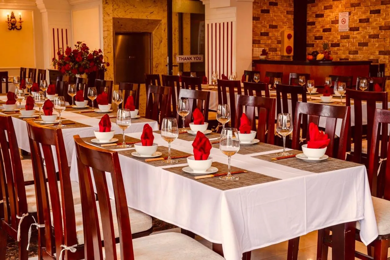 Restaurant/places to eat in Le Bordeaux Sapa Hotel