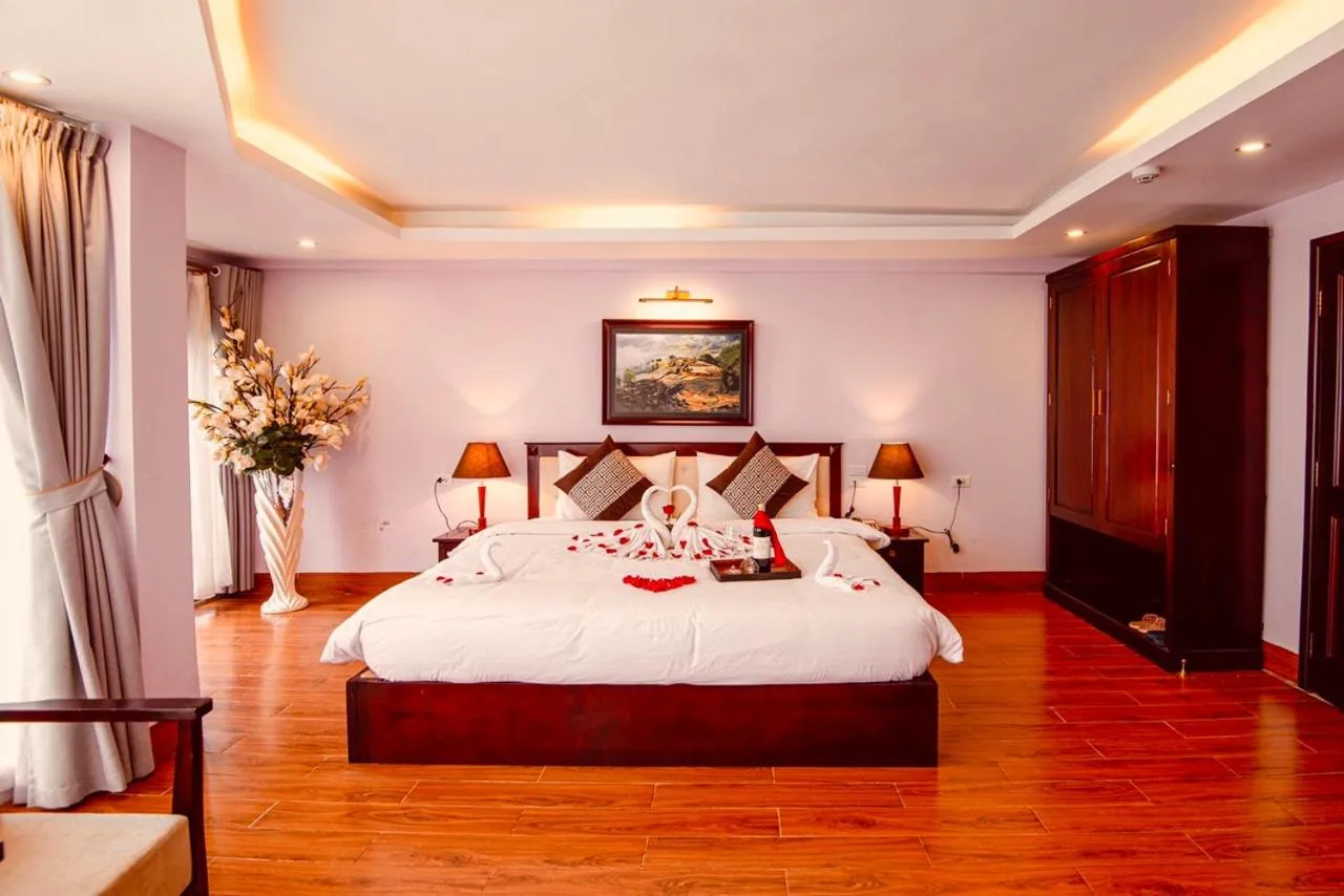 Bed in Le Bordeaux Sapa Hotel