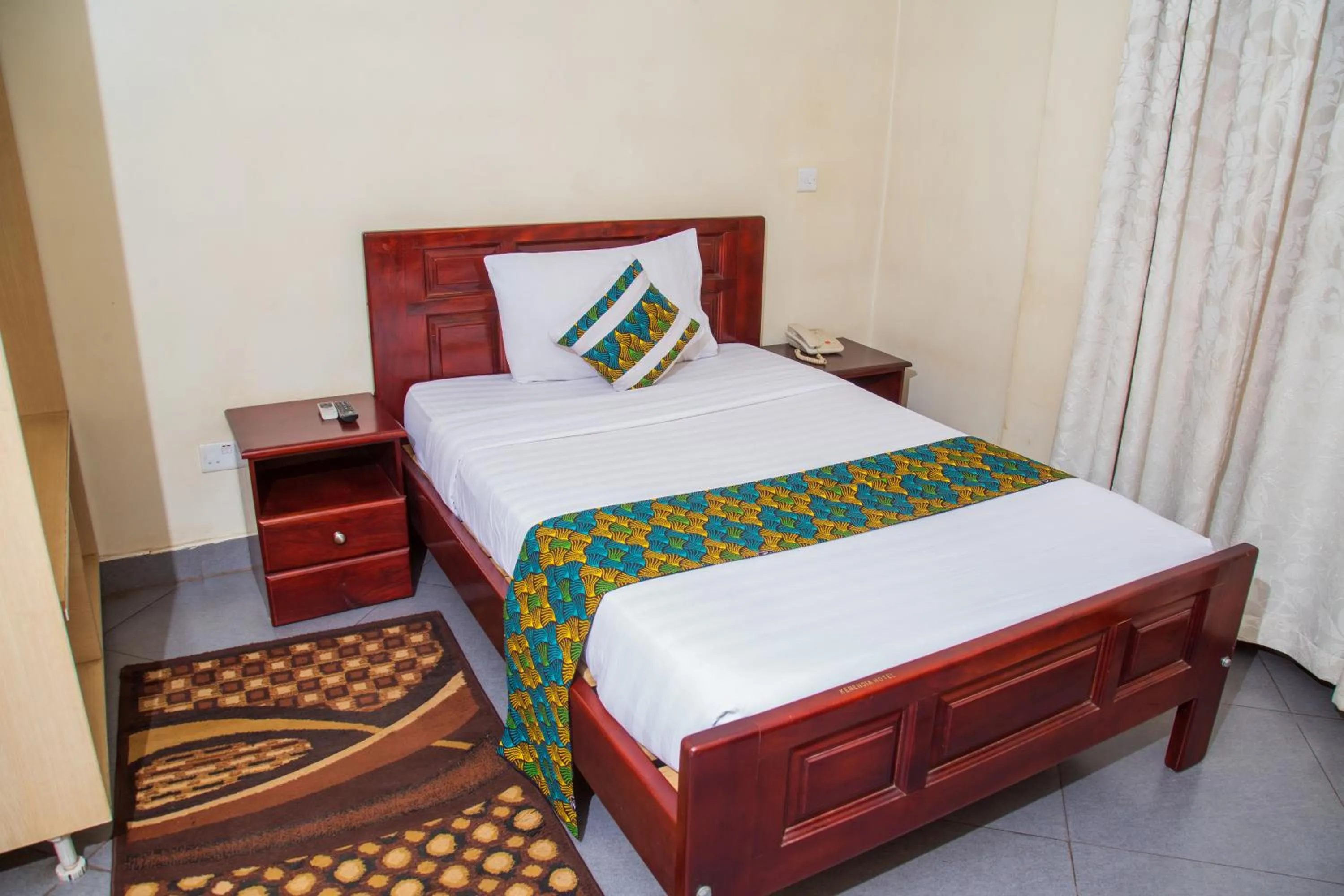 Bed in Kenendia Hotel