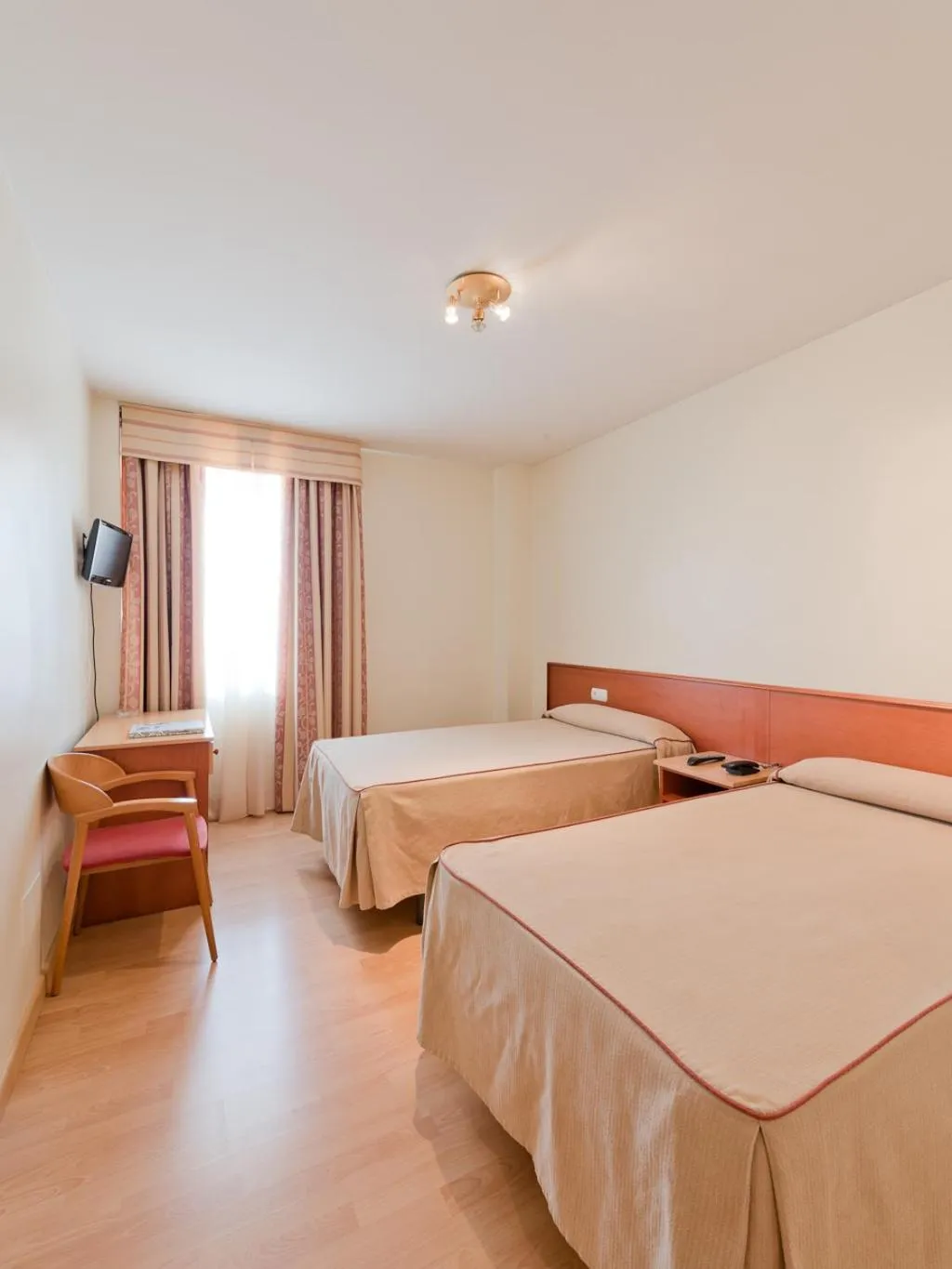 Bedroom, Bed in Hotel Ruta del Duero