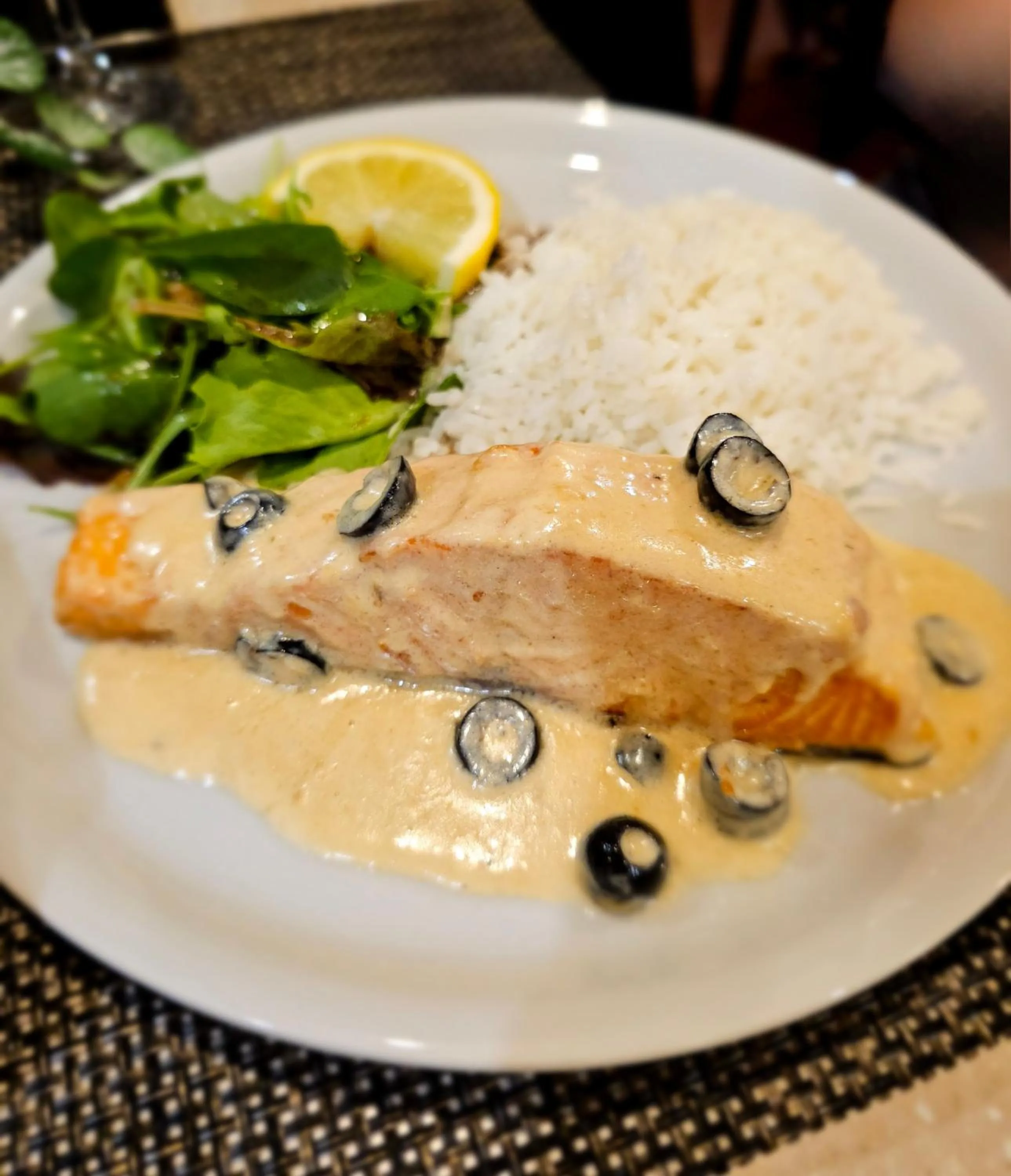 Restaurant/places to eat in Hanza Hotel