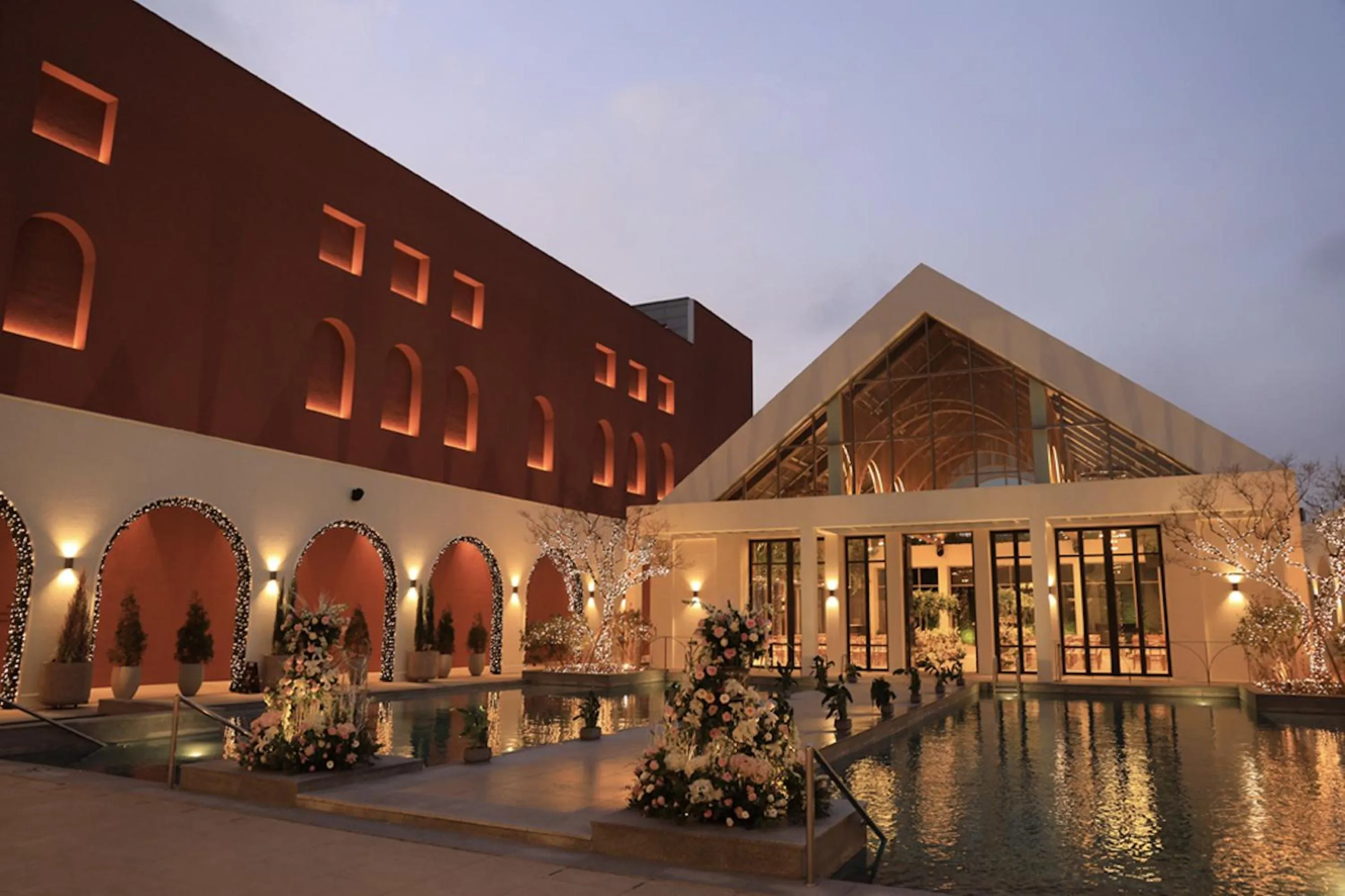 Pool view in Hotel Interburgo Exco