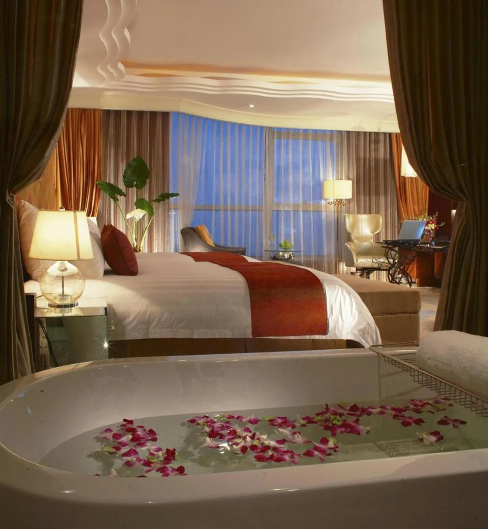 Bathroom in New Century Grand Hotel Ningbo