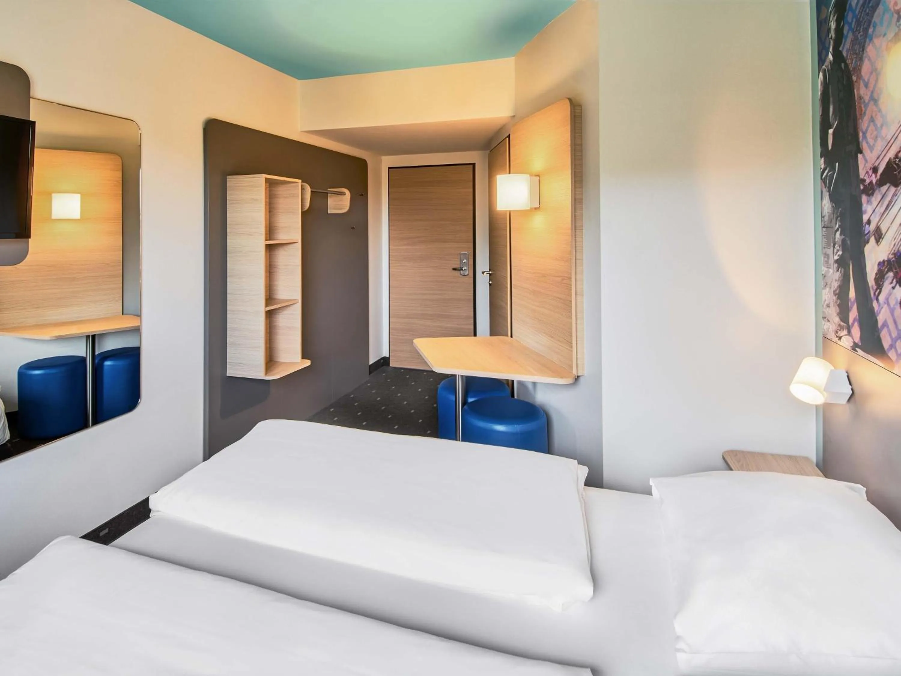 Photo of the whole room, Bed in B&B Hotel Darmstadt