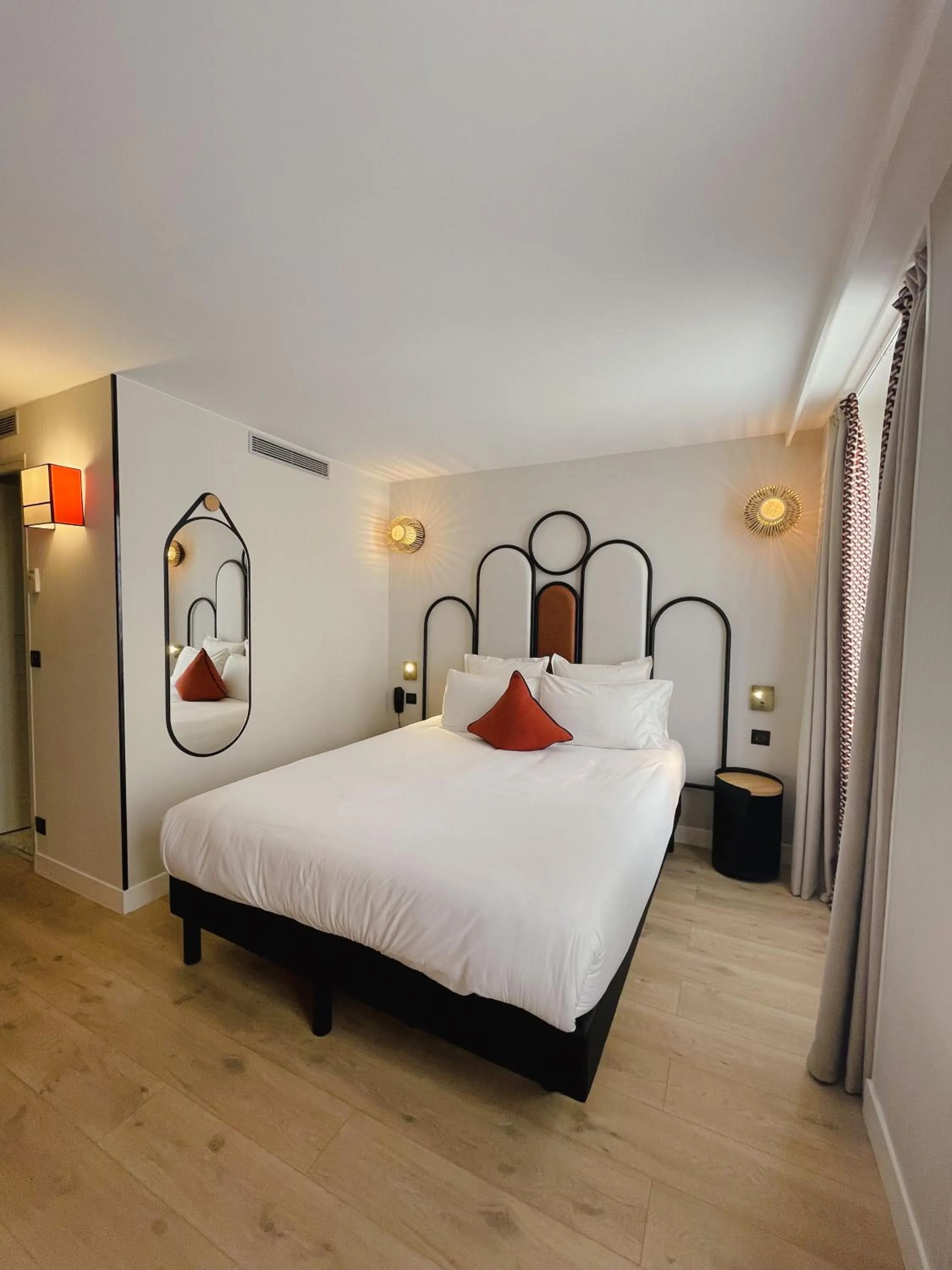 Bed in Hôtel de L'Esperance