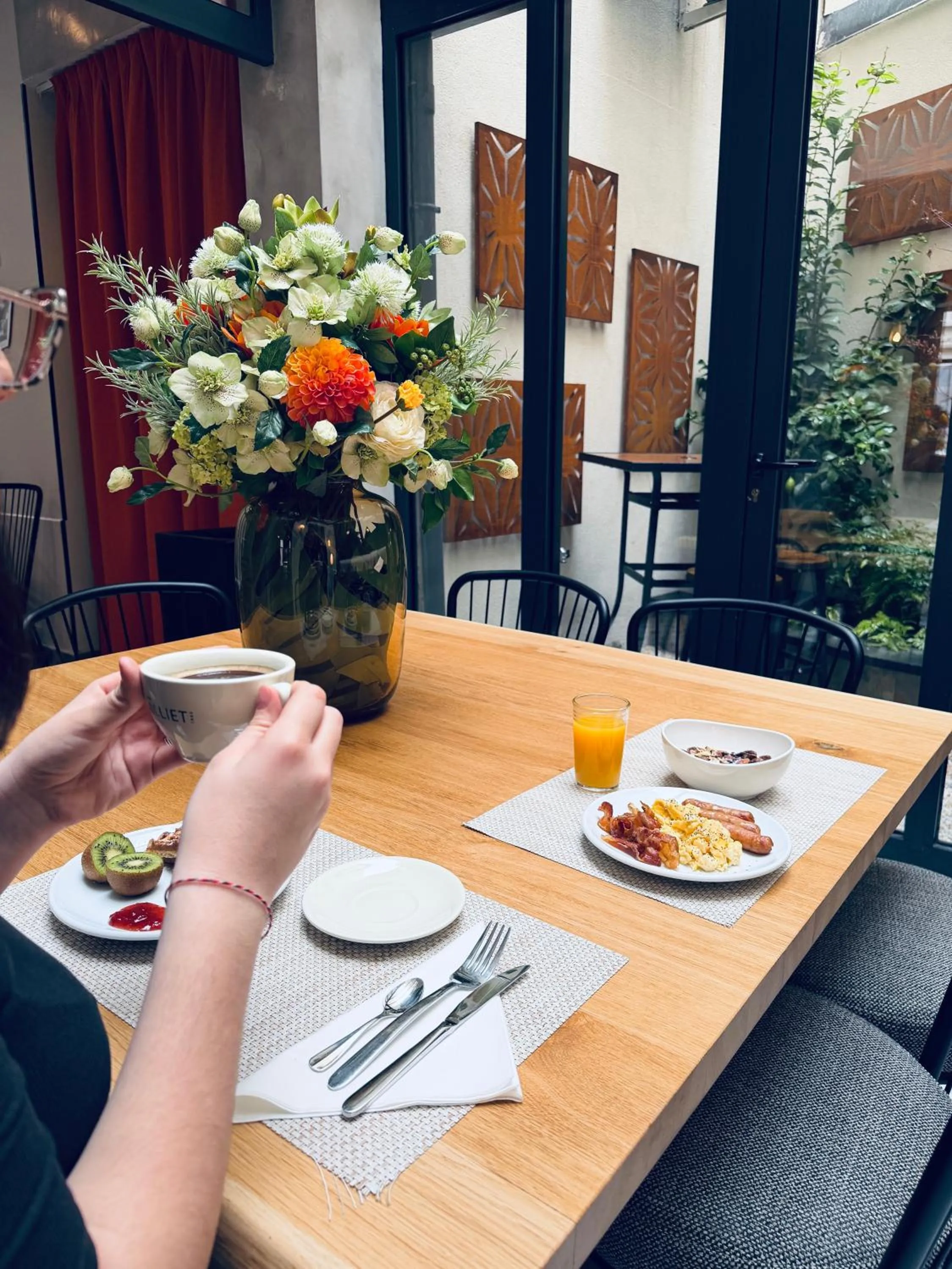 Breakfast in Hôtel de L'Esperance