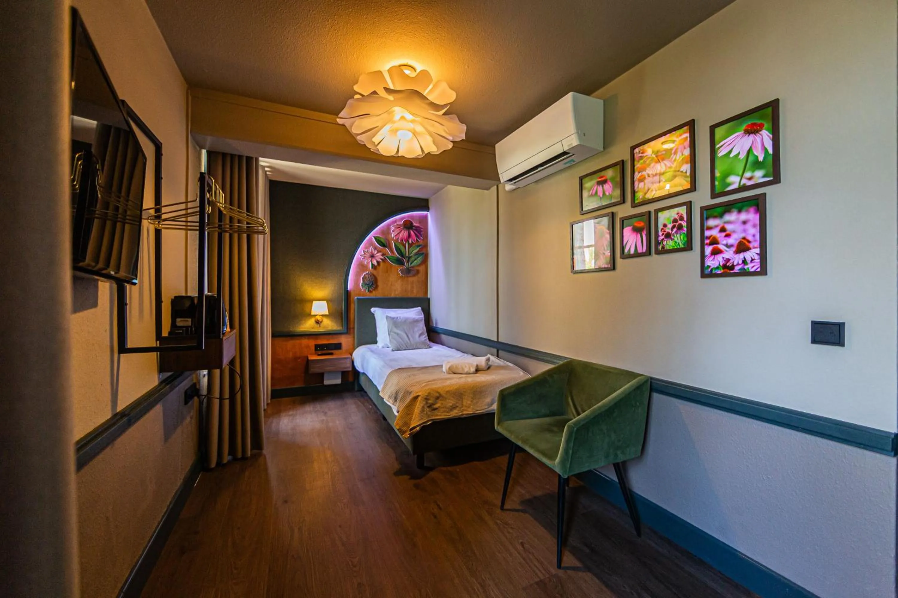 Bedroom, Bed in Buitenplaats Kasteel Elsloo