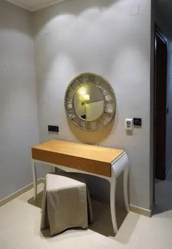 Deluxe Double or Twin Room - single occupancy in Hotel Iliana Deluxe Double or Twin Room - single occupancy in Hotel Iliana