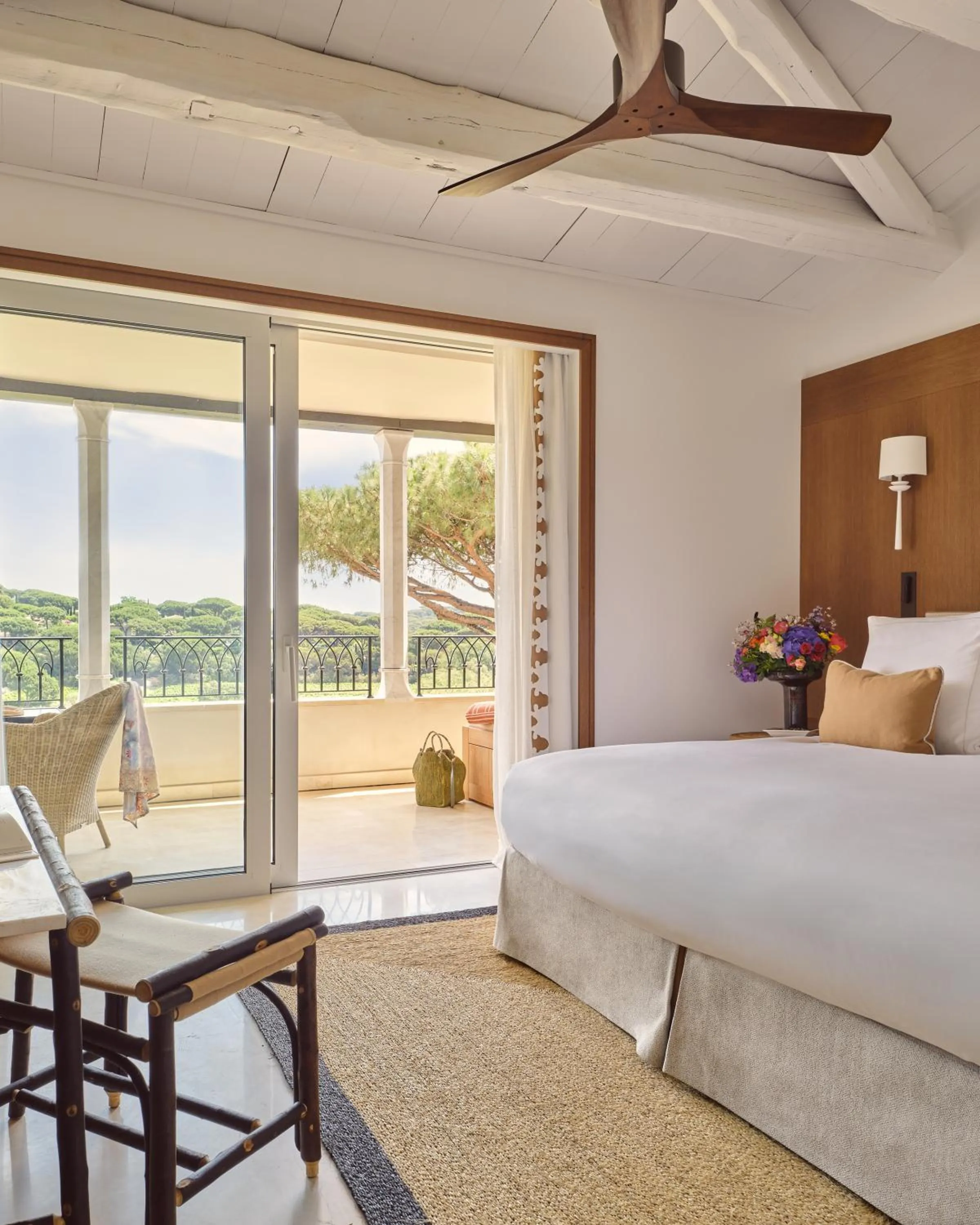 Bedroom, Bed in Airelles Château de la Messardière