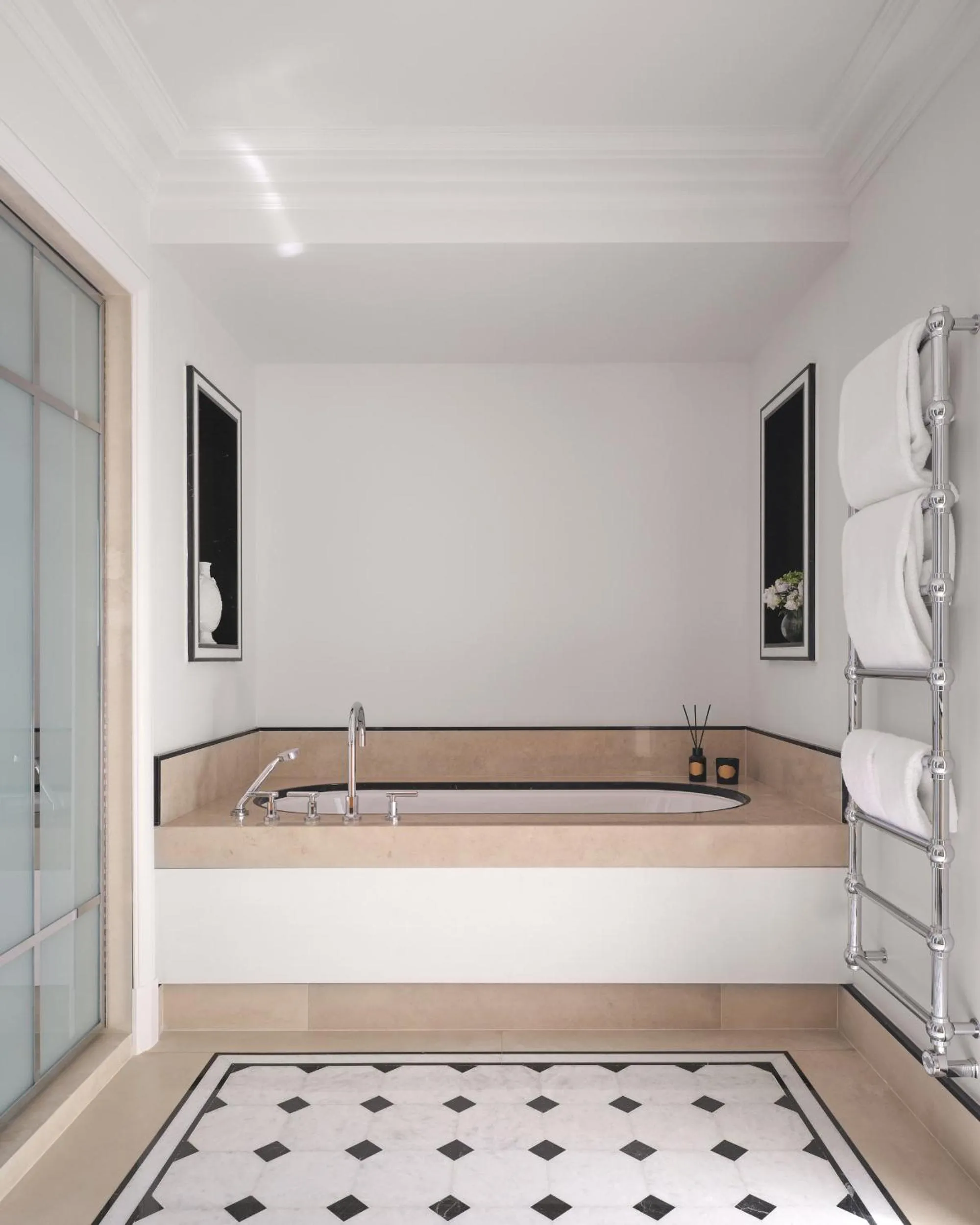 Bath, Bed in Airelles Château de la Messardière