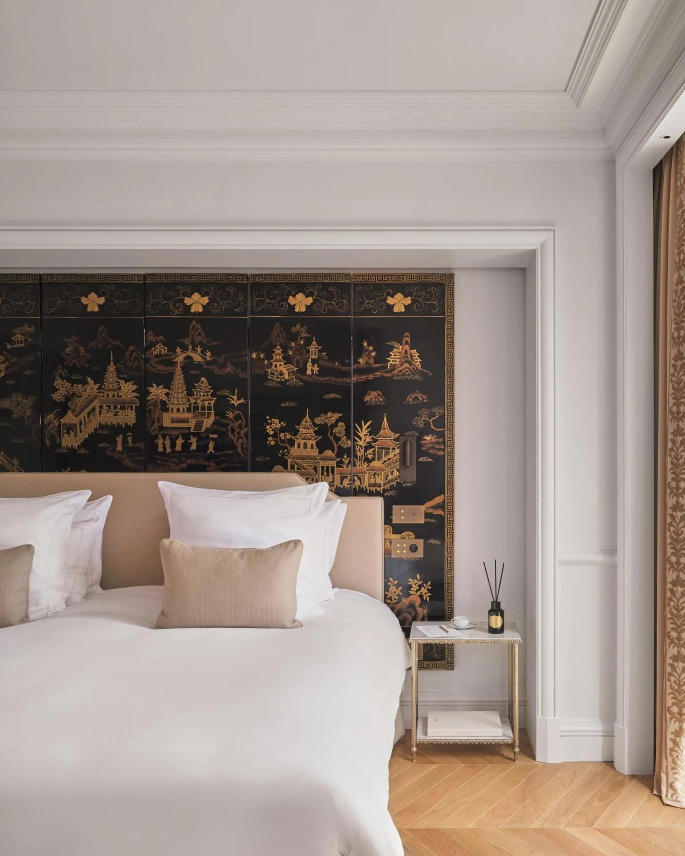 Bedroom, Bed in Airelles Château de la Messardière