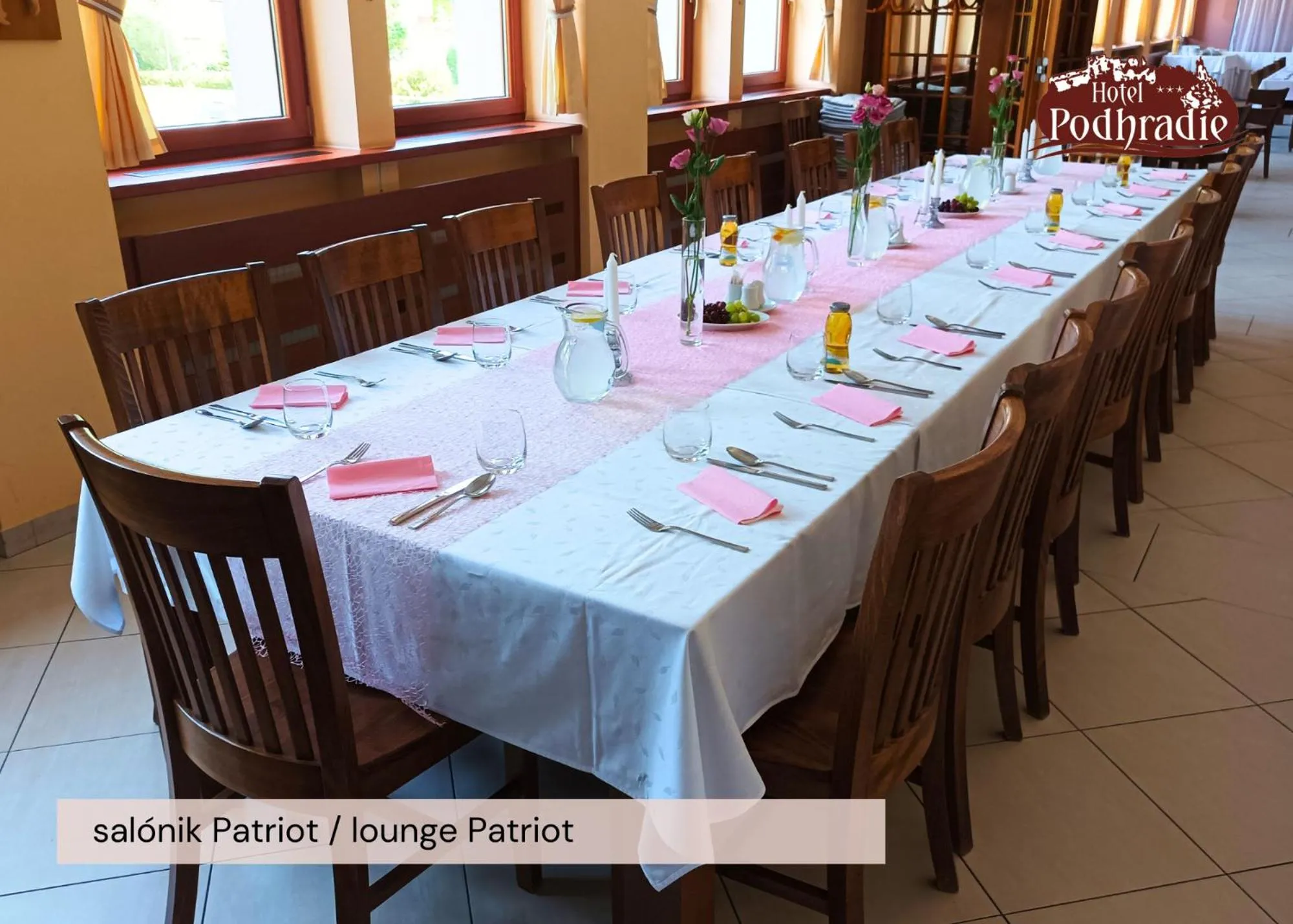 Restaurant/places to eat in Hotel Podhradie