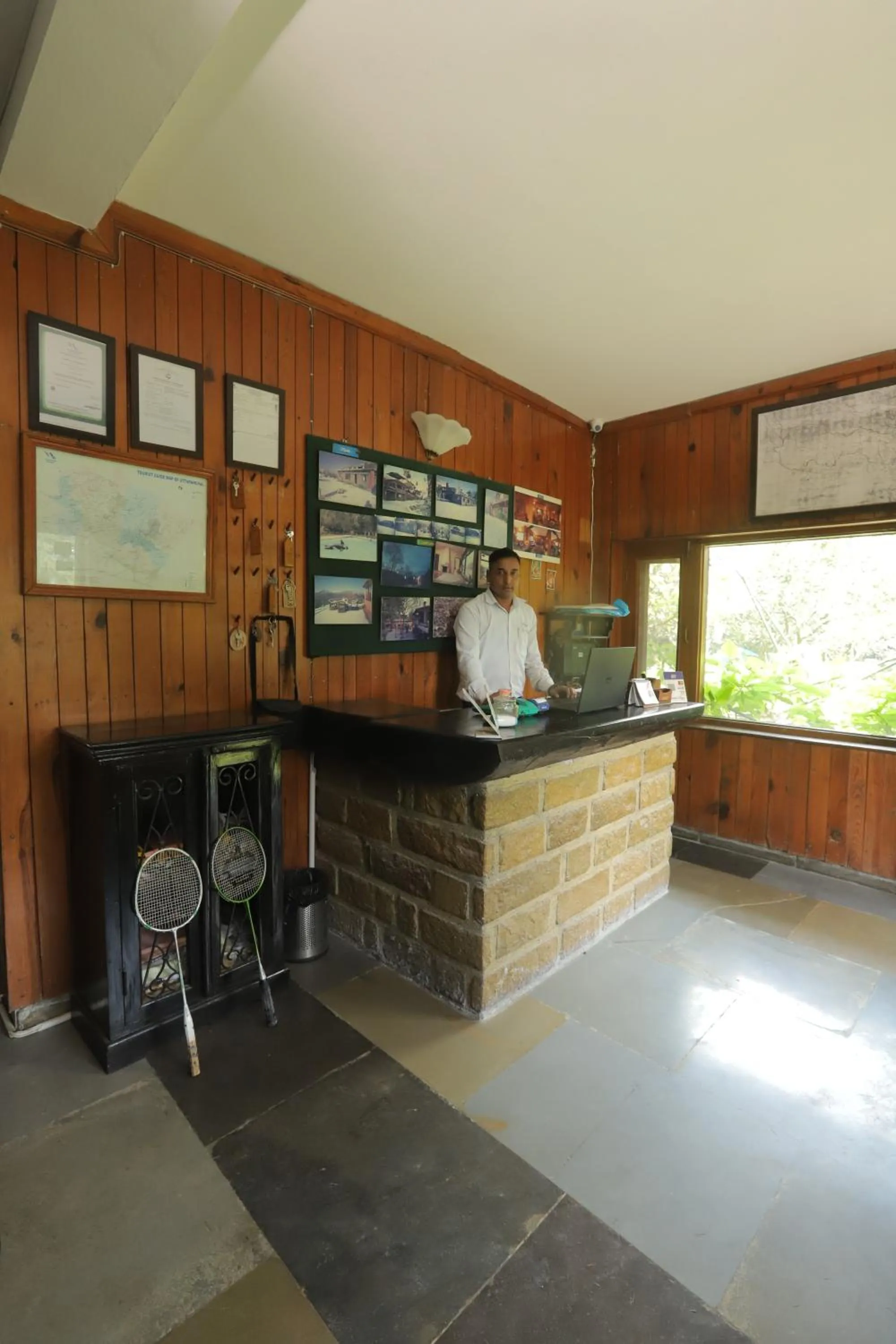 Lobby or reception in Cedar Lodge By Aahma