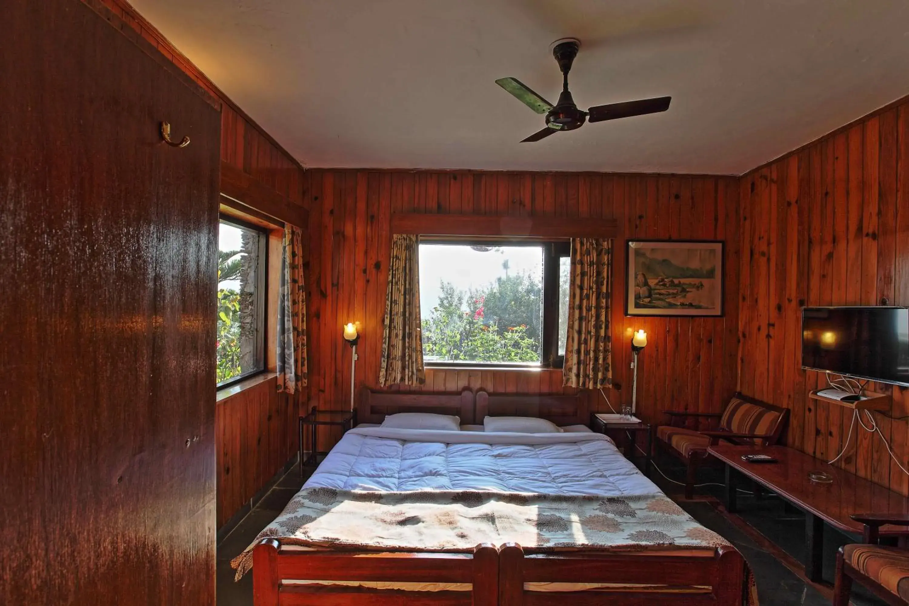Double Room with Mountain View in Cedar Lodge By Aahma Double Room with Mountain View in Cedar Lodge By Aahma