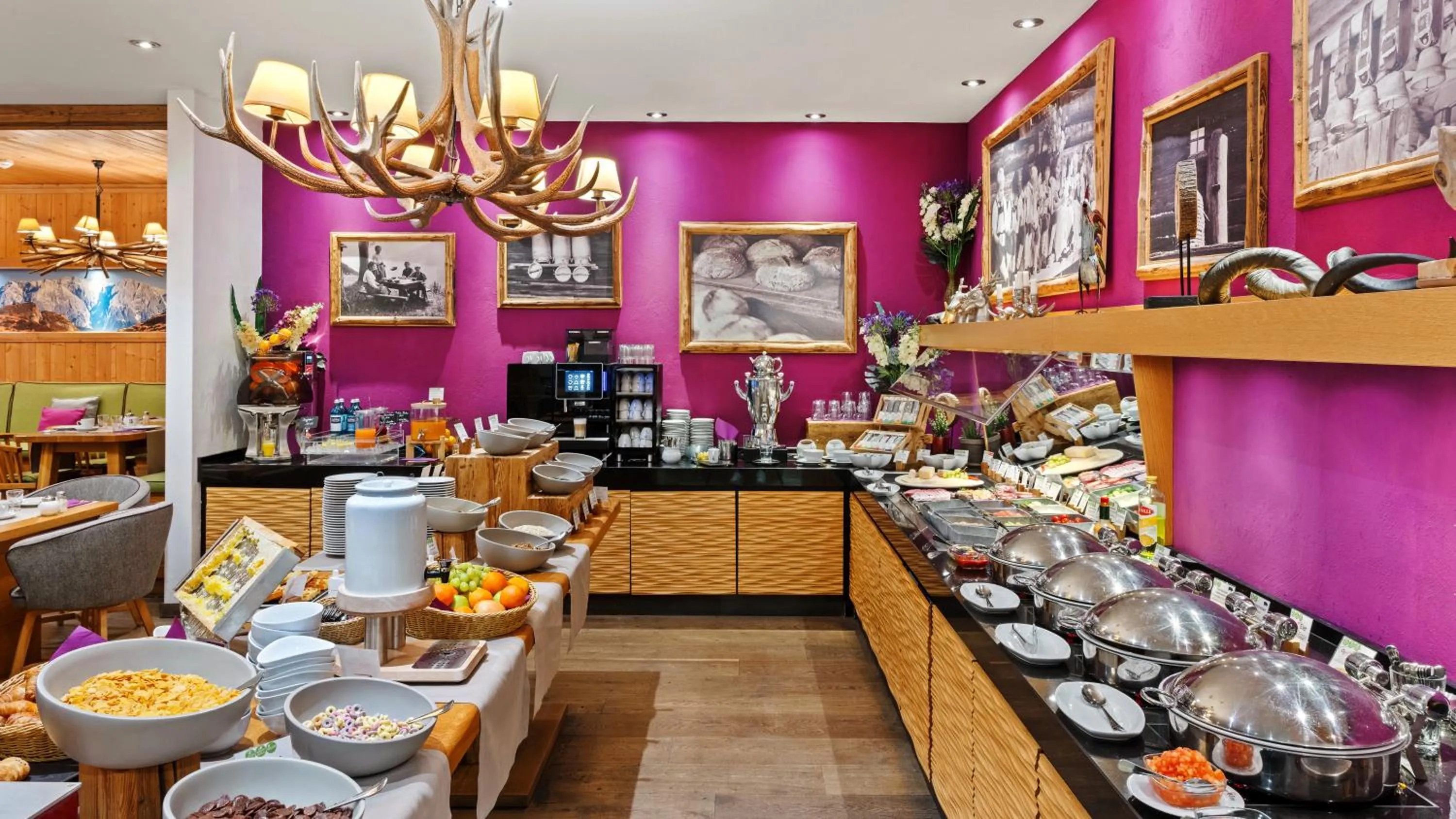 Breakfast in Hotel Fire & Ice Düsseldorf/Neuss