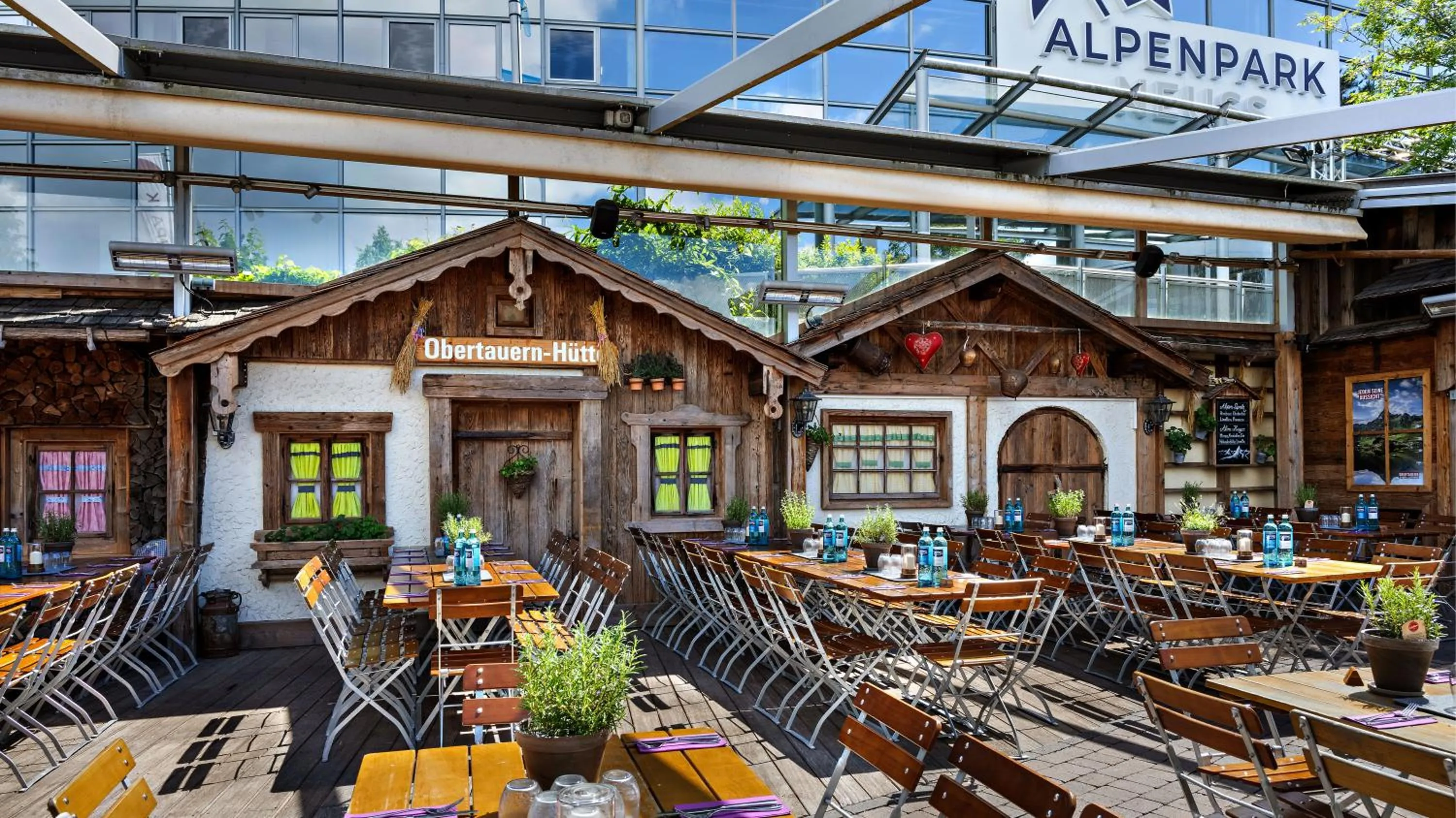 Restaurant/places to eat in Hotel Fire & Ice Düsseldorf/Neuss