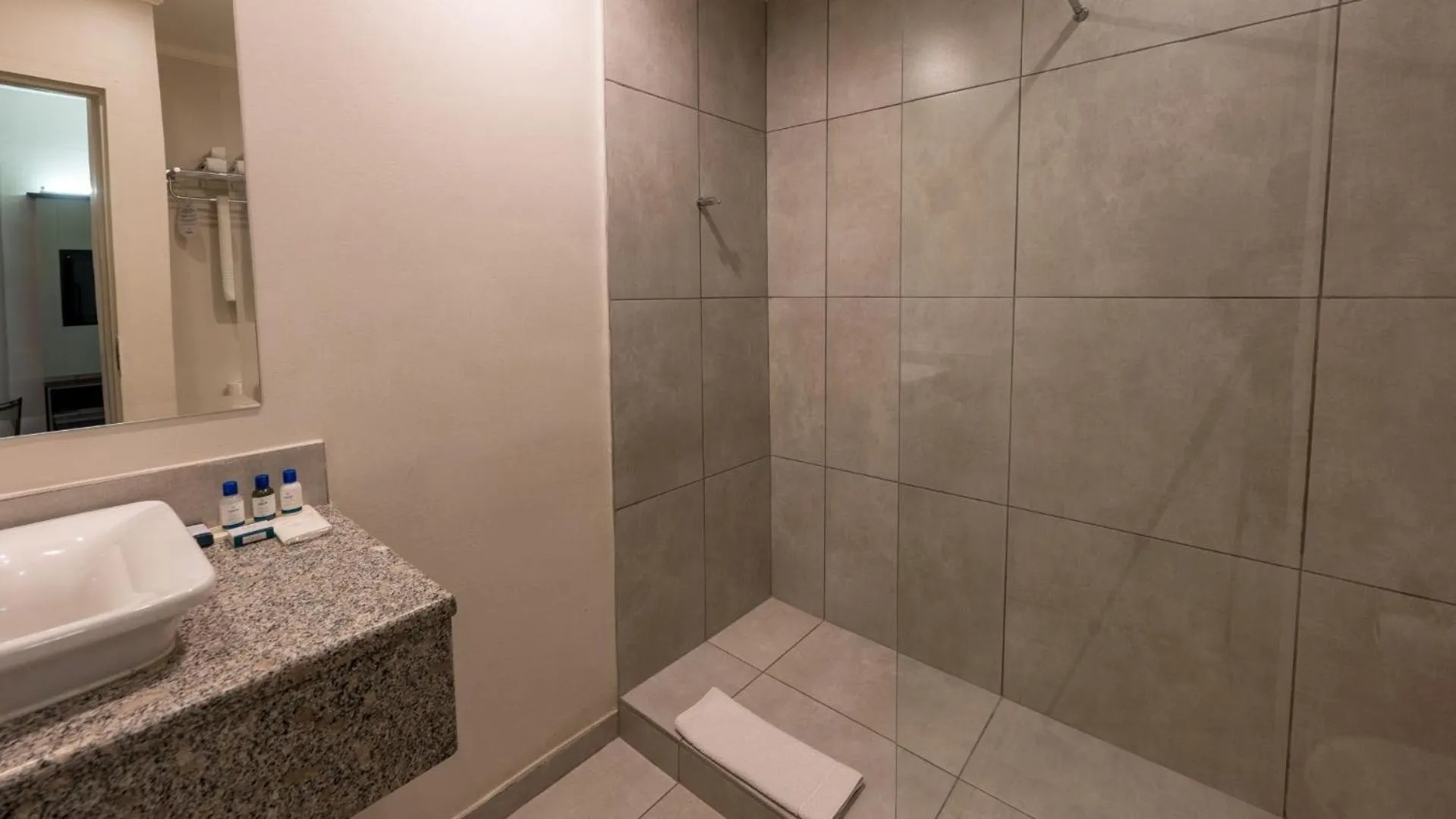 Shower in ANEW Hotel Capital Pretoria