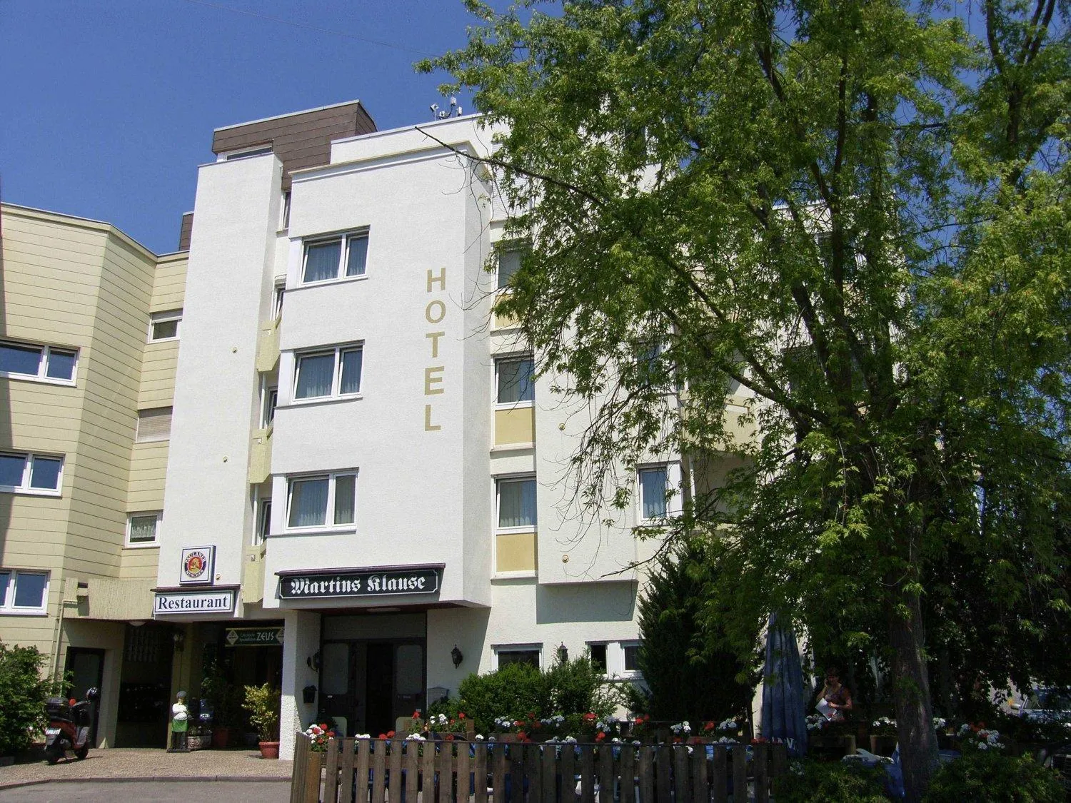 Facade/entrance in Martins Klause Airport Messe Hotel - Self Check-In