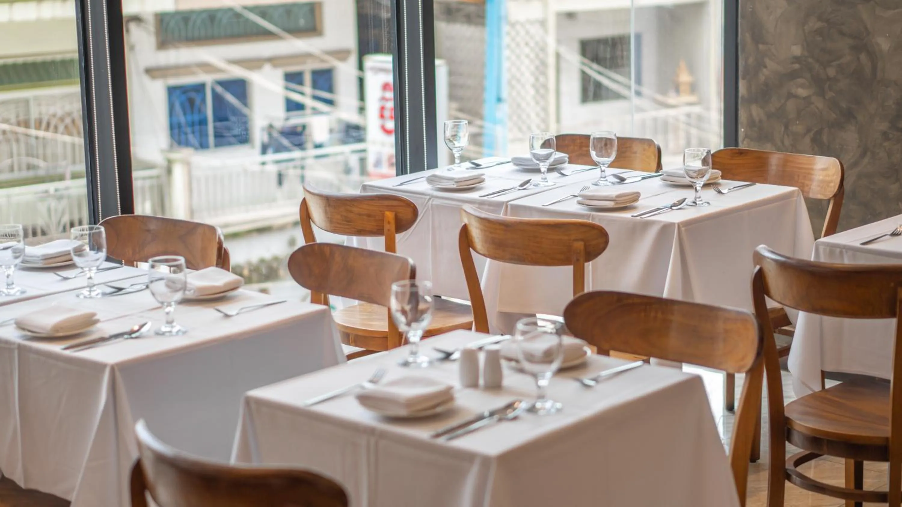 Restaurant/places to eat in SIM Boutique Hotel